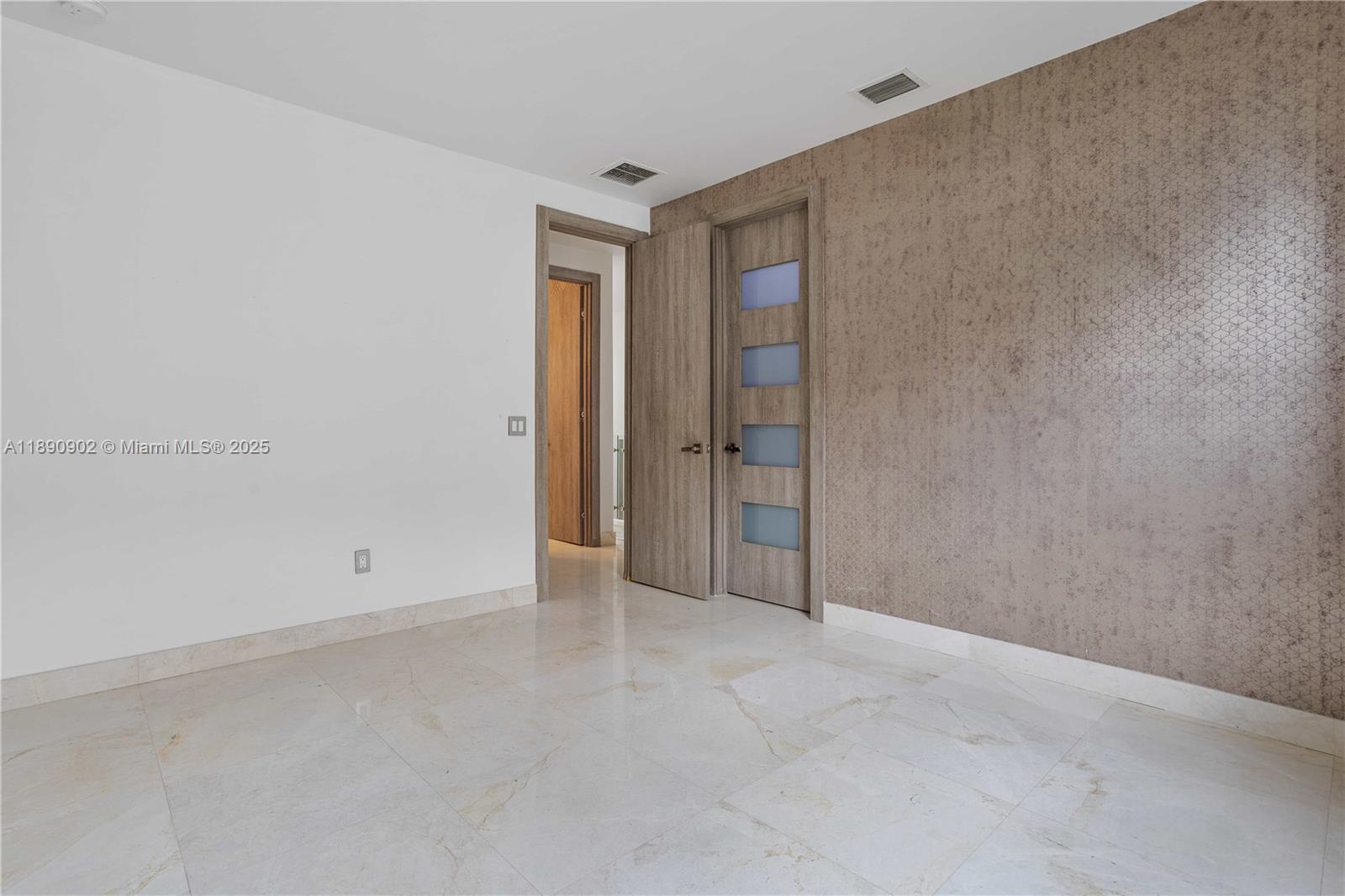 DORAL BREEZE - Residential Lease