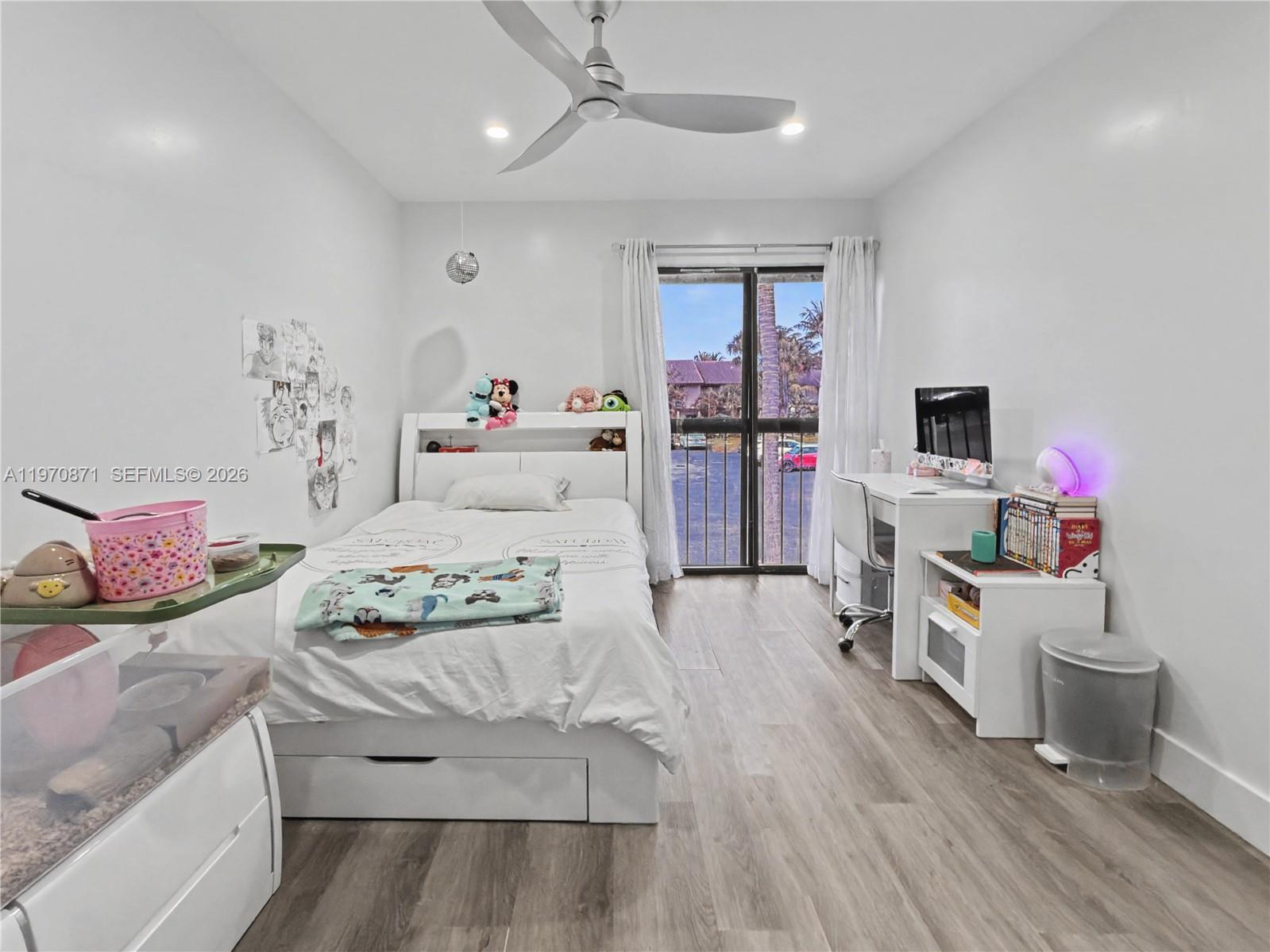 CLASSIC TOWNE HOUSES WEST - Residential