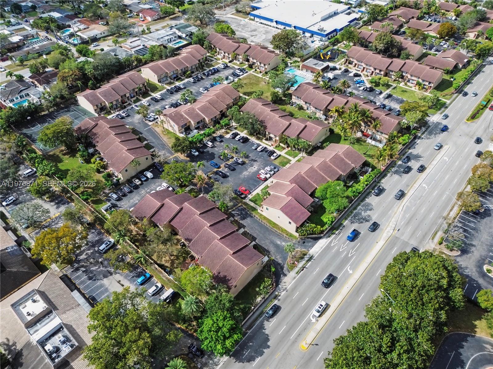 CLASSIC TOWNE HOUSES WEST - Residential