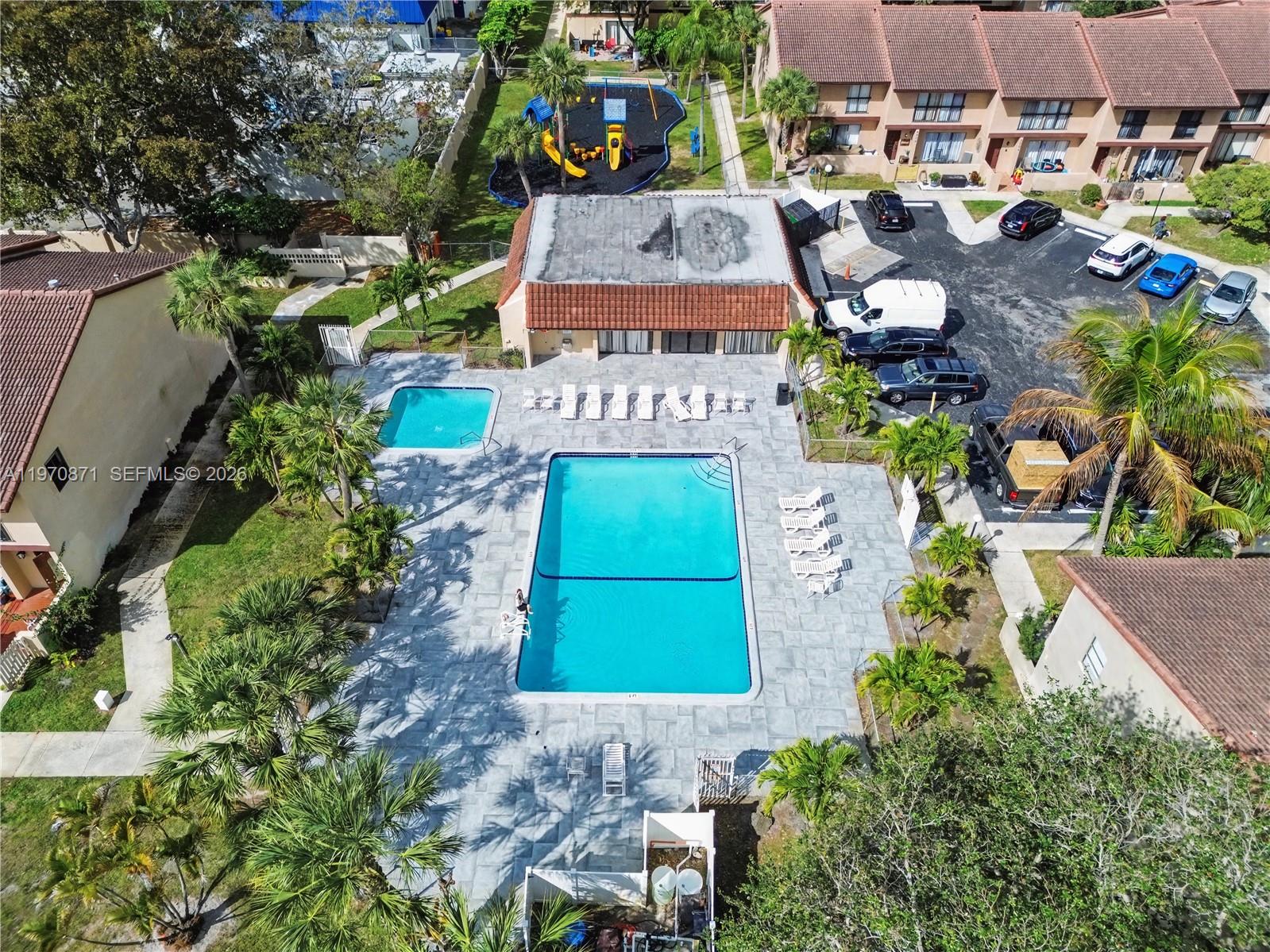 CLASSIC TOWNE HOUSES WEST - Residential