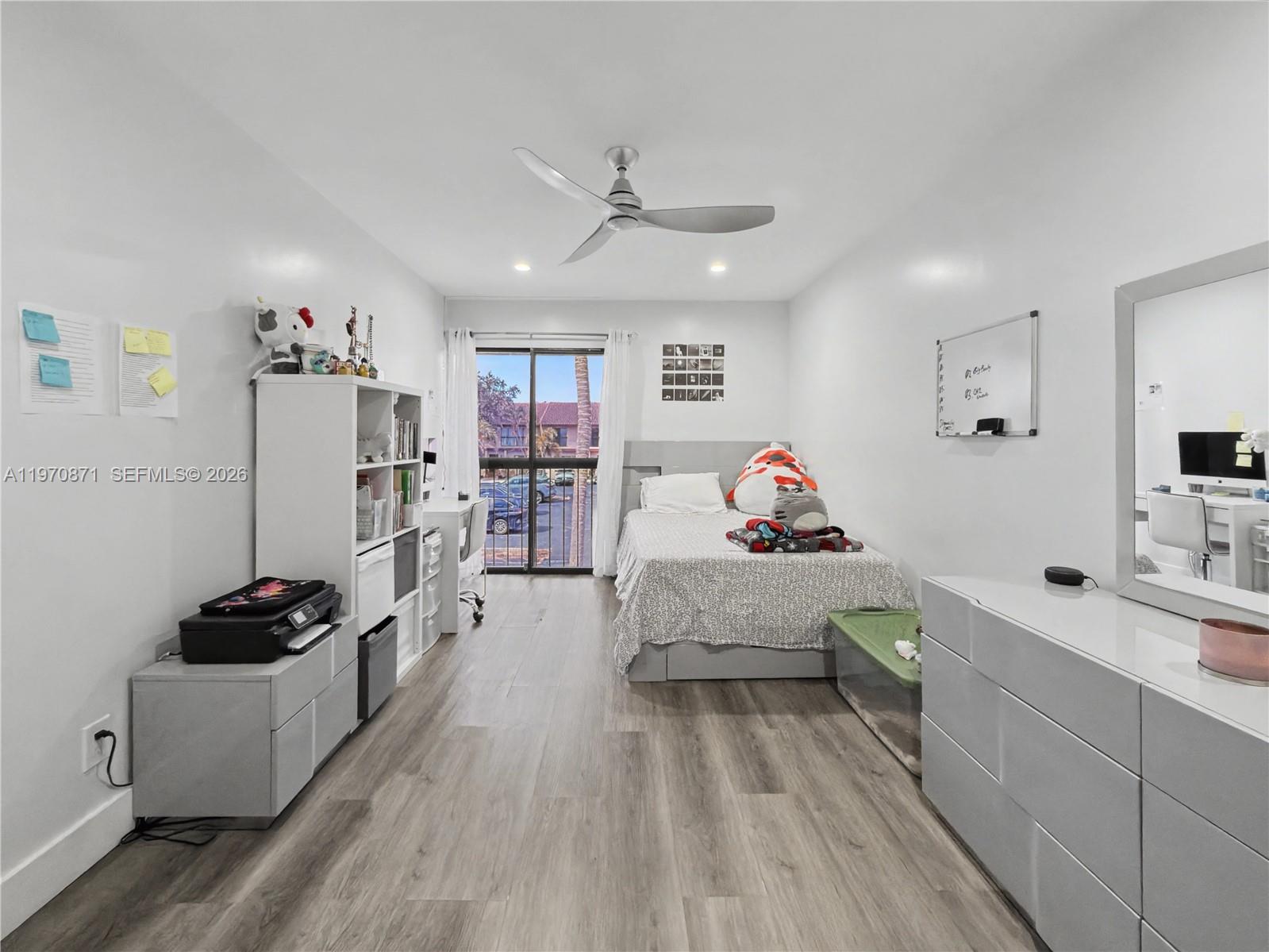 CLASSIC TOWNE HOUSES WEST - Residential