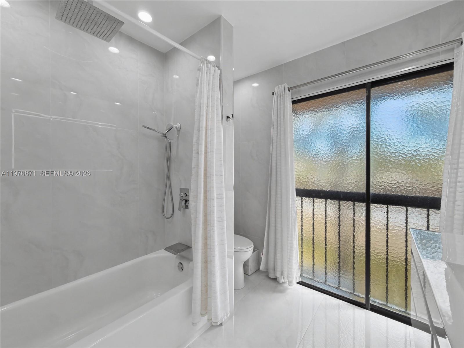 CLASSIC TOWNE HOUSES WEST - Residential