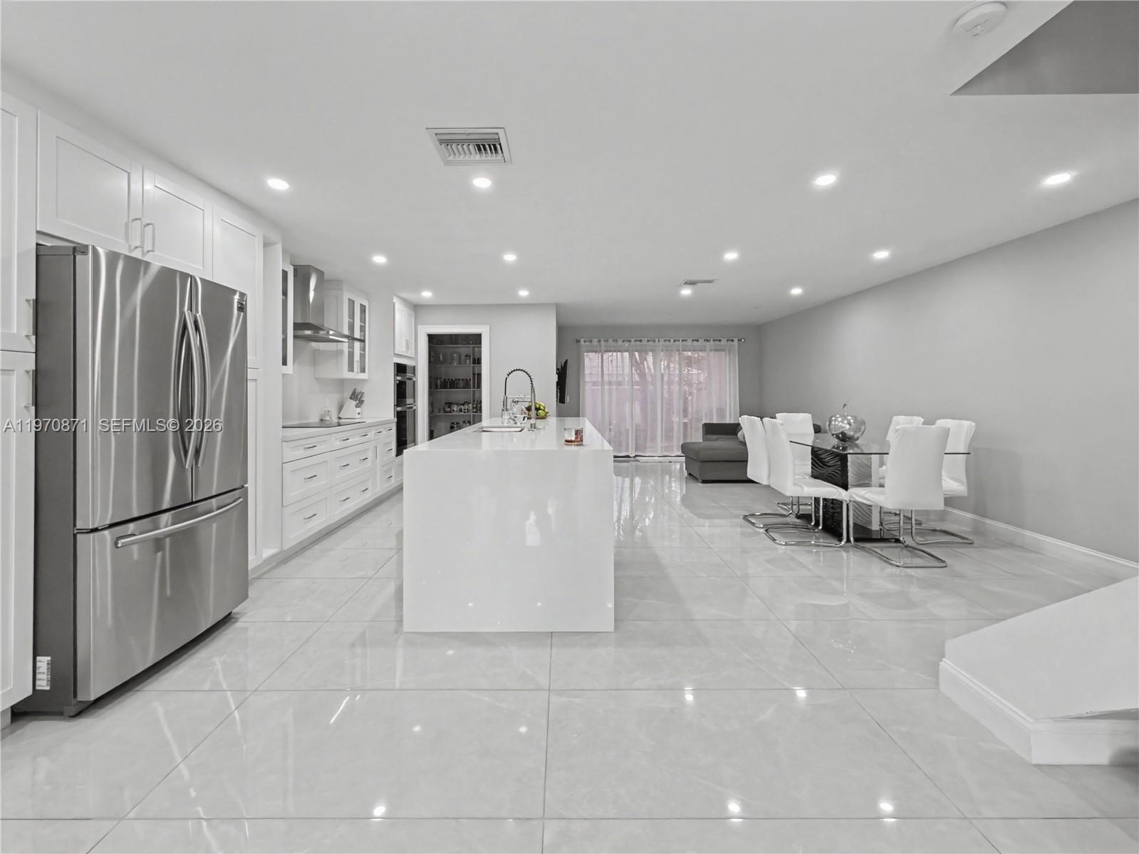 CLASSIC TOWNE HOUSES WEST - Residential