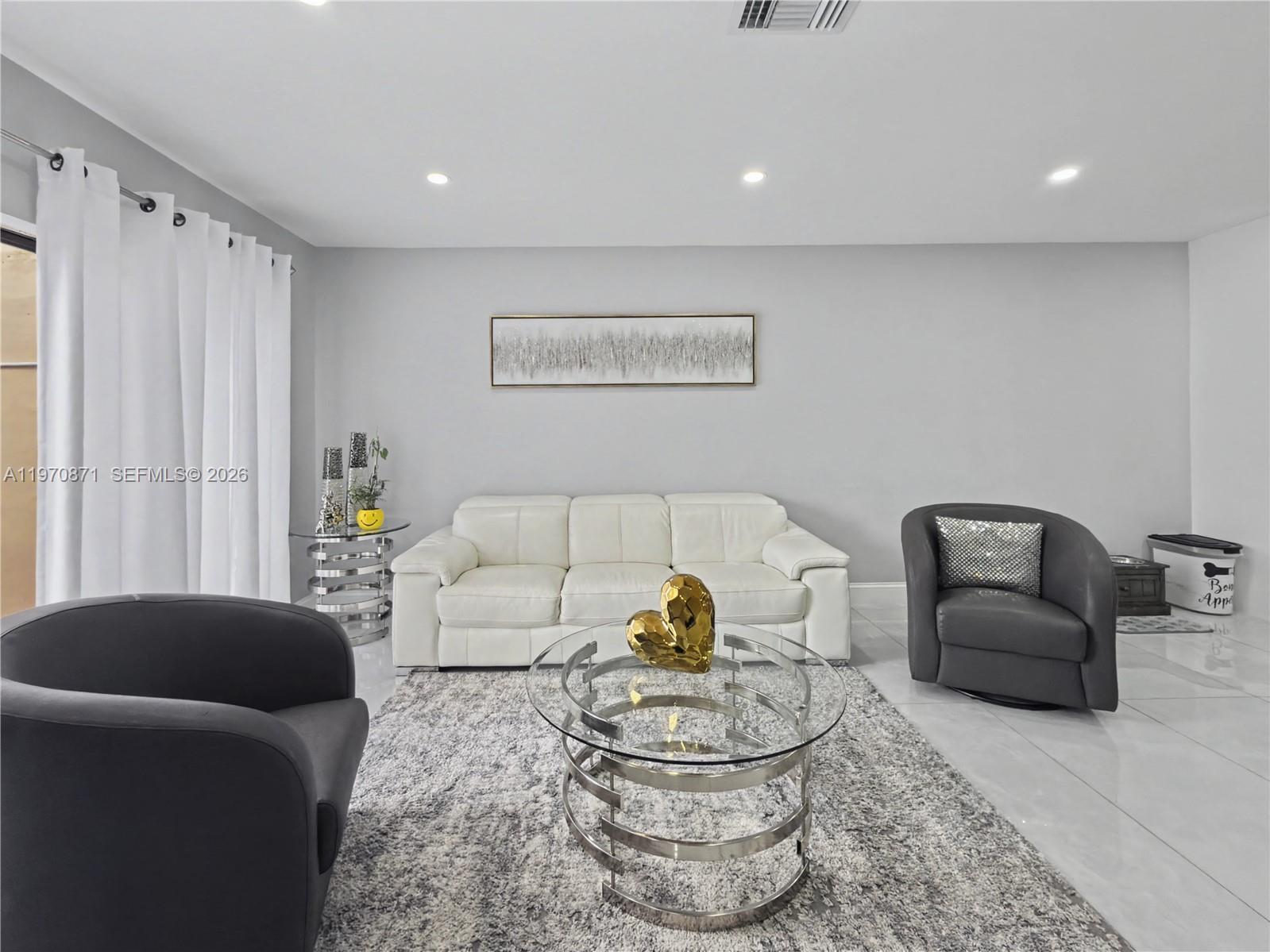 CLASSIC TOWNE HOUSES WEST - Residential