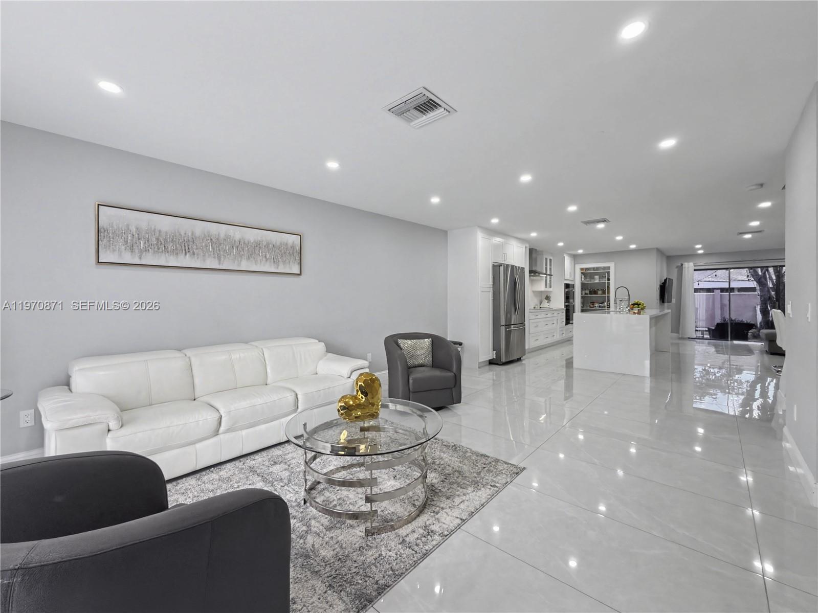 CLASSIC TOWNE HOUSES WEST - Residential