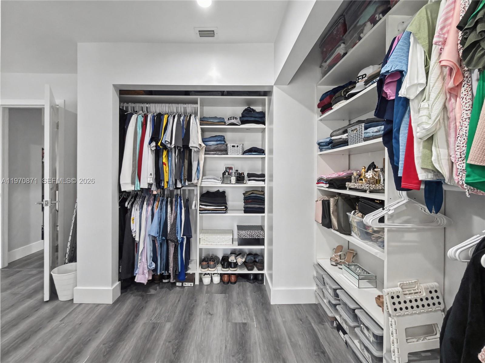 CLASSIC TOWNE HOUSES WEST - Residential