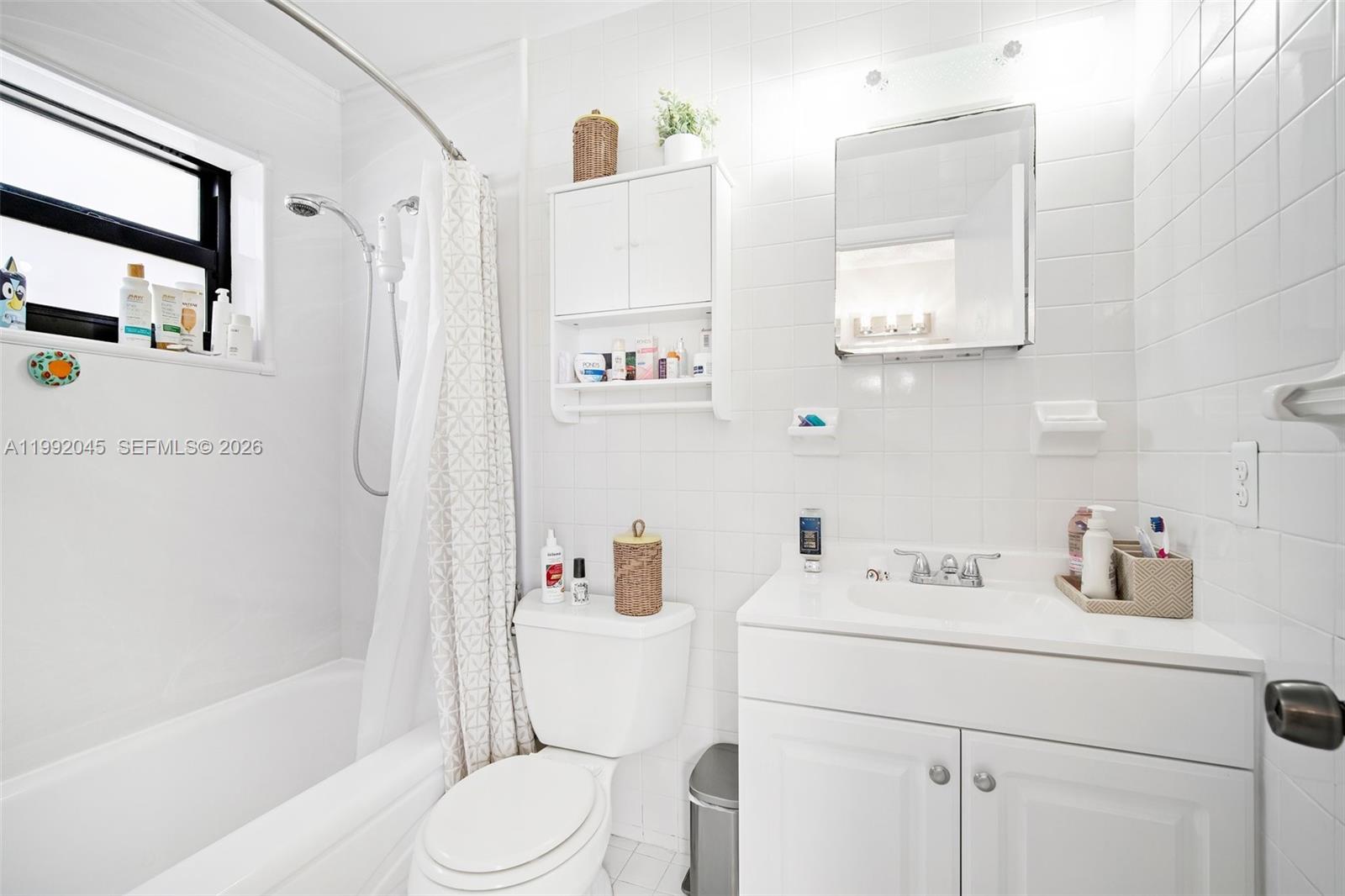 MEADOW WOOD MANOR #4 - Residential