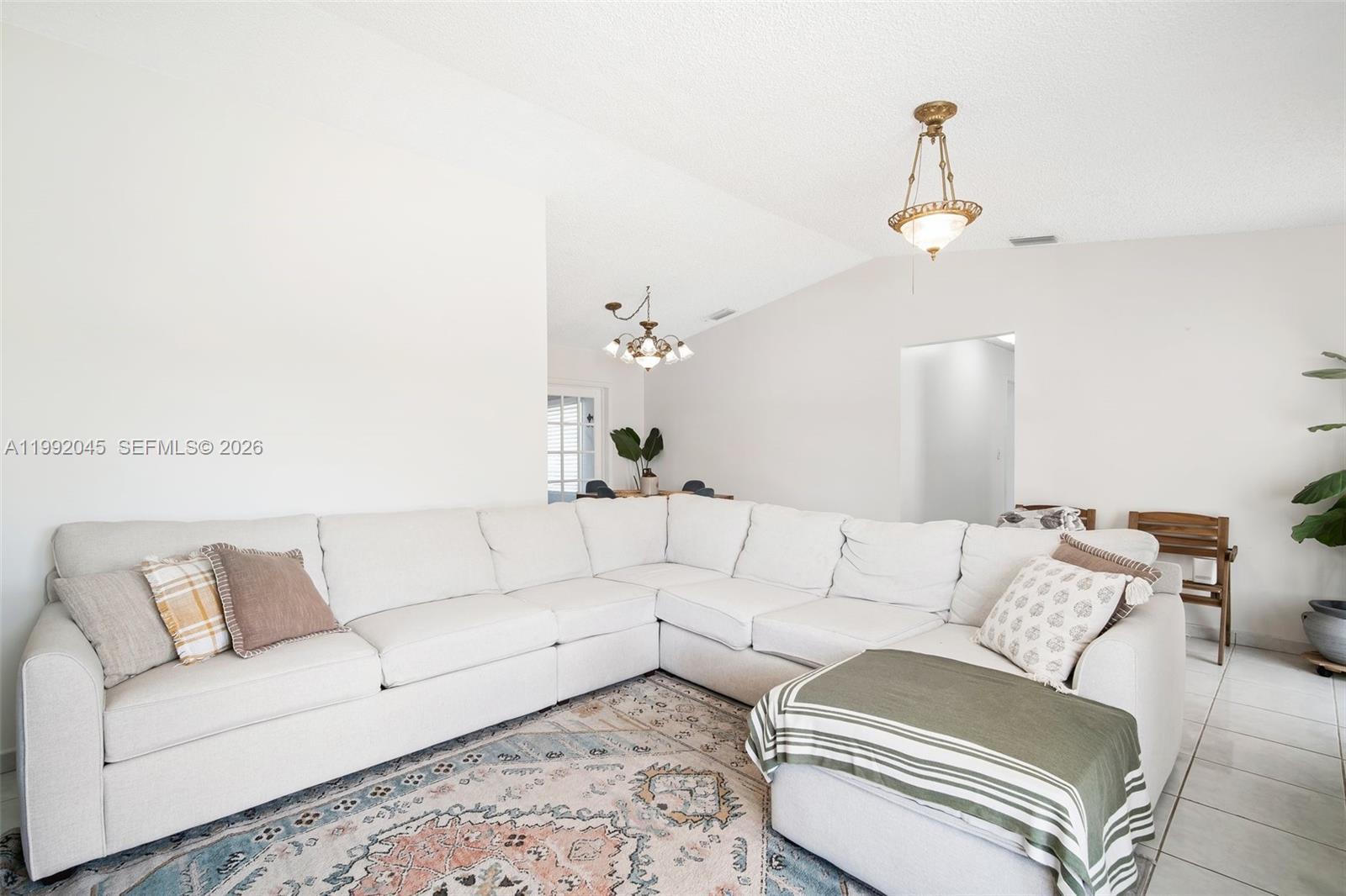 MEADOW WOOD MANOR #4 - Residential