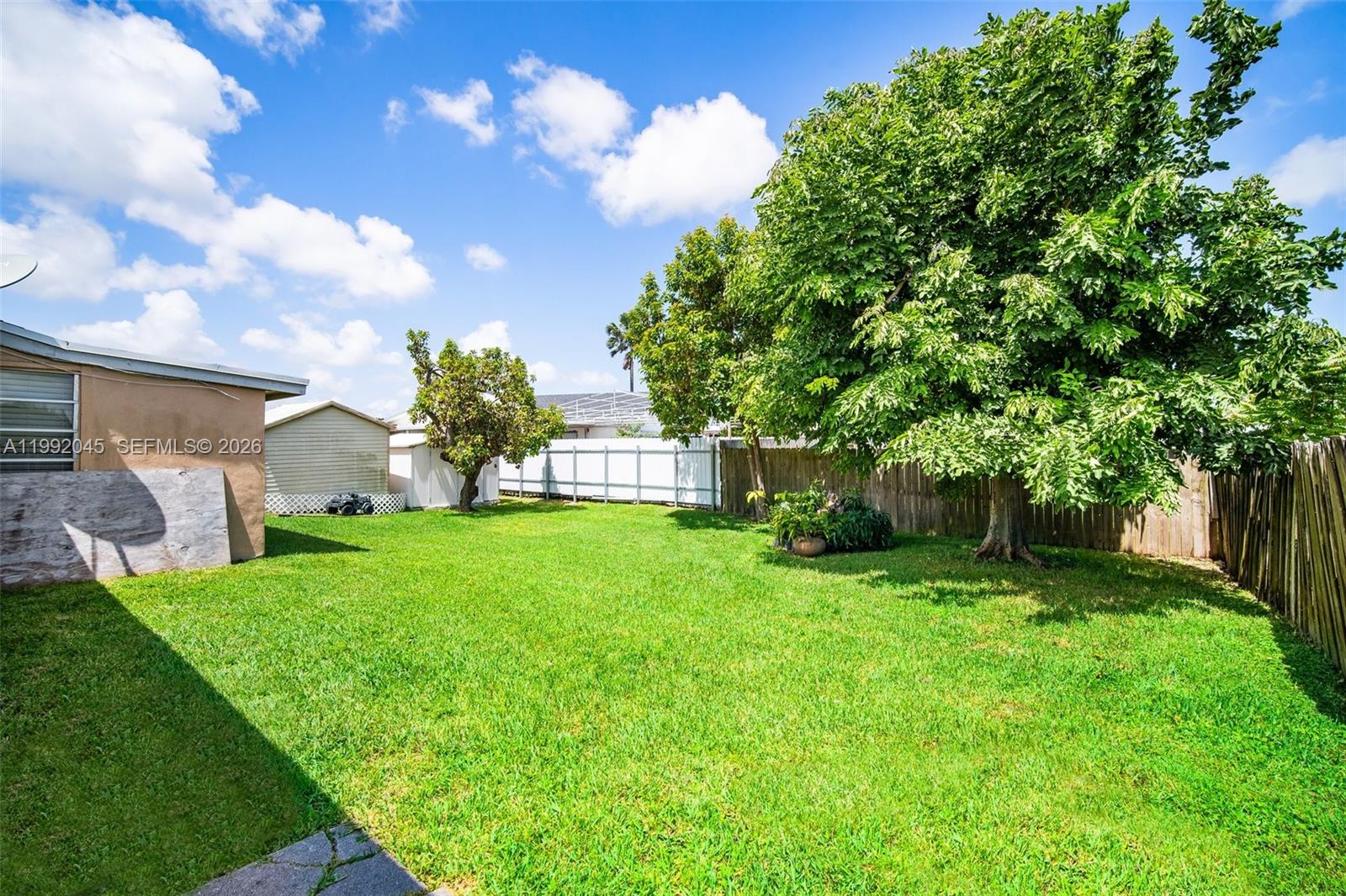 MEADOW WOOD MANOR #4 - Residential