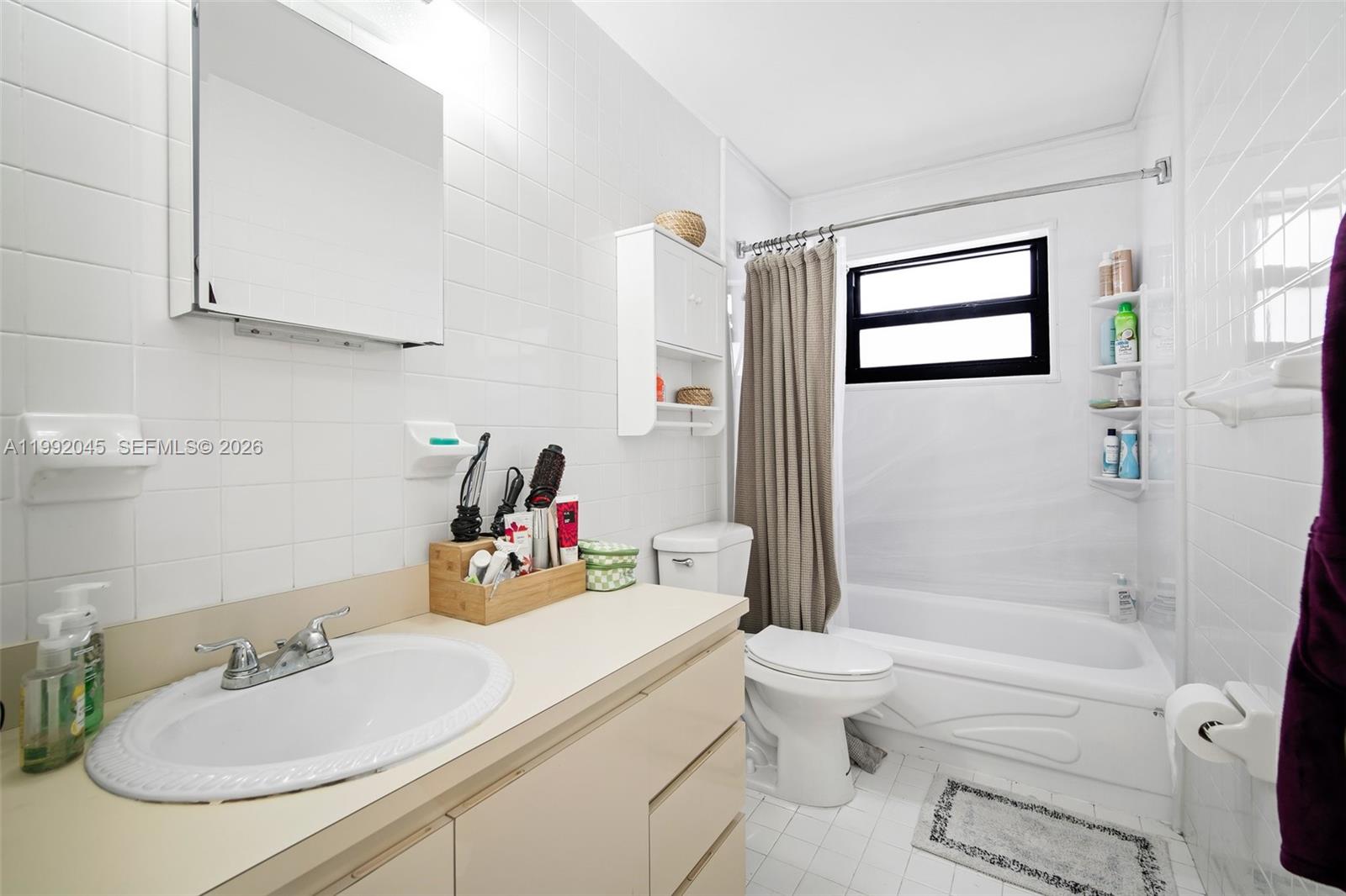 MEADOW WOOD MANOR #4 - Residential