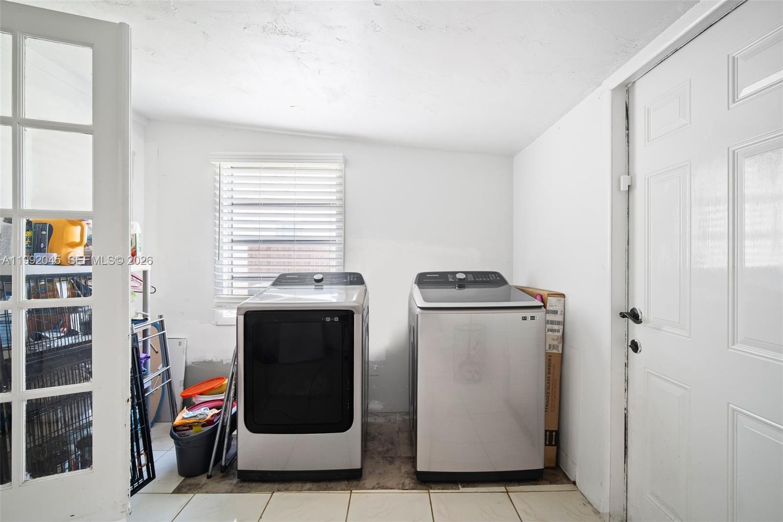 MEADOW WOOD MANOR #4 - Residential