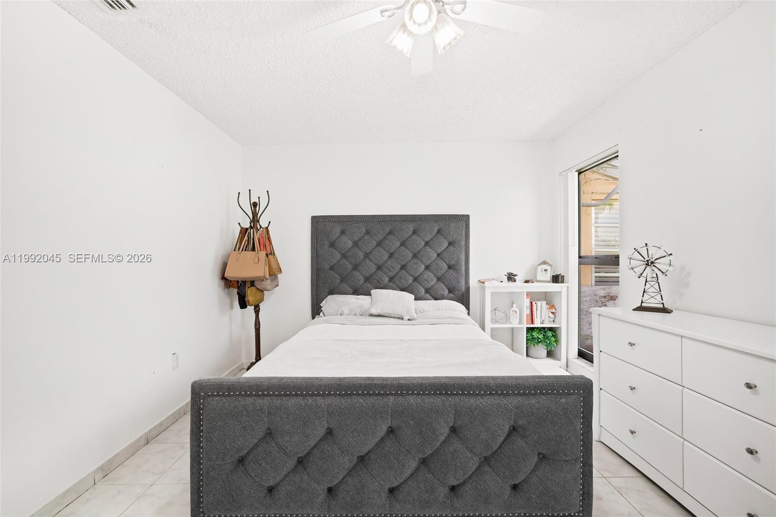 MEADOW WOOD MANOR #4 - Residential