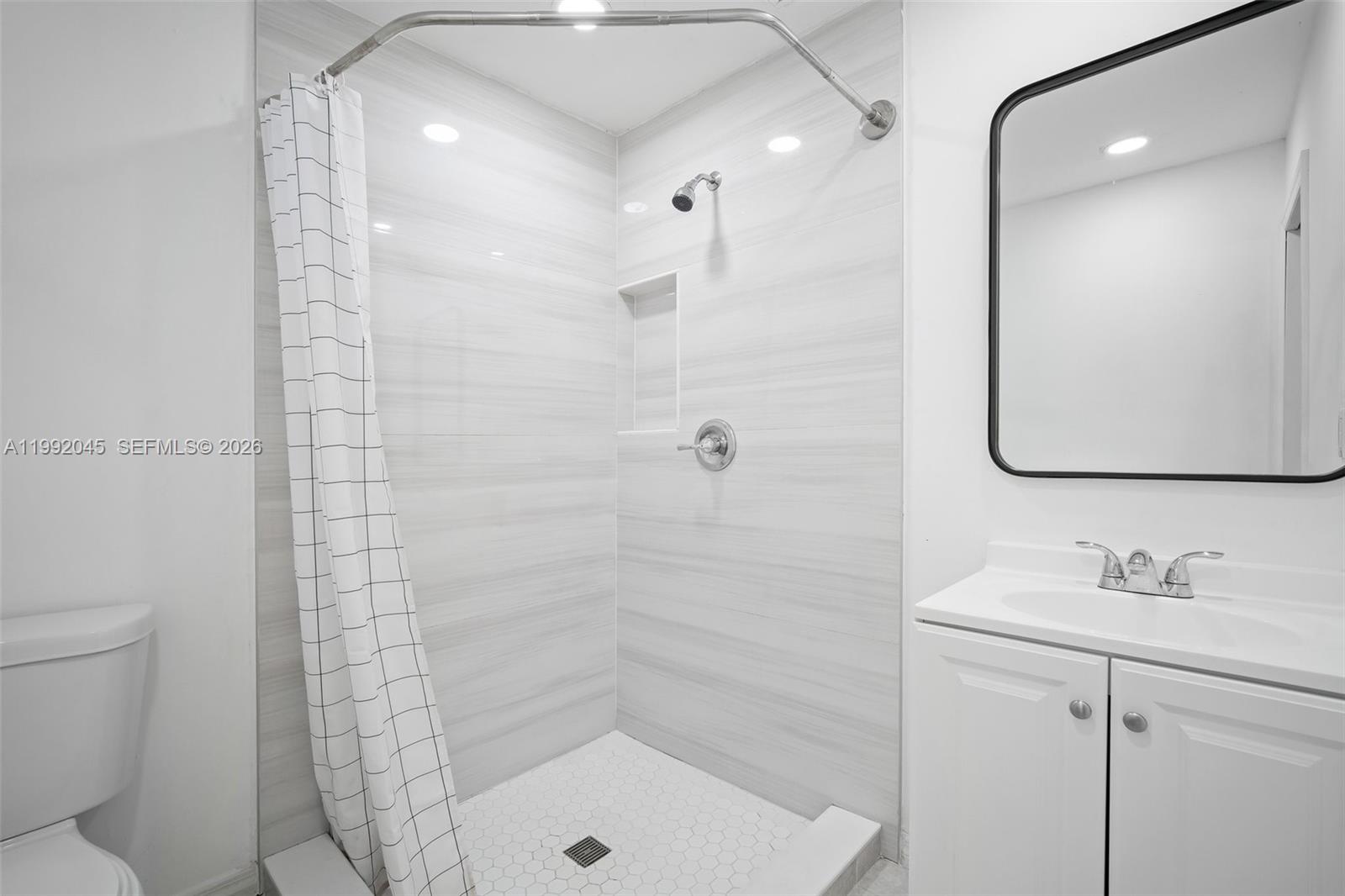 MEADOW WOOD MANOR #4 - Residential