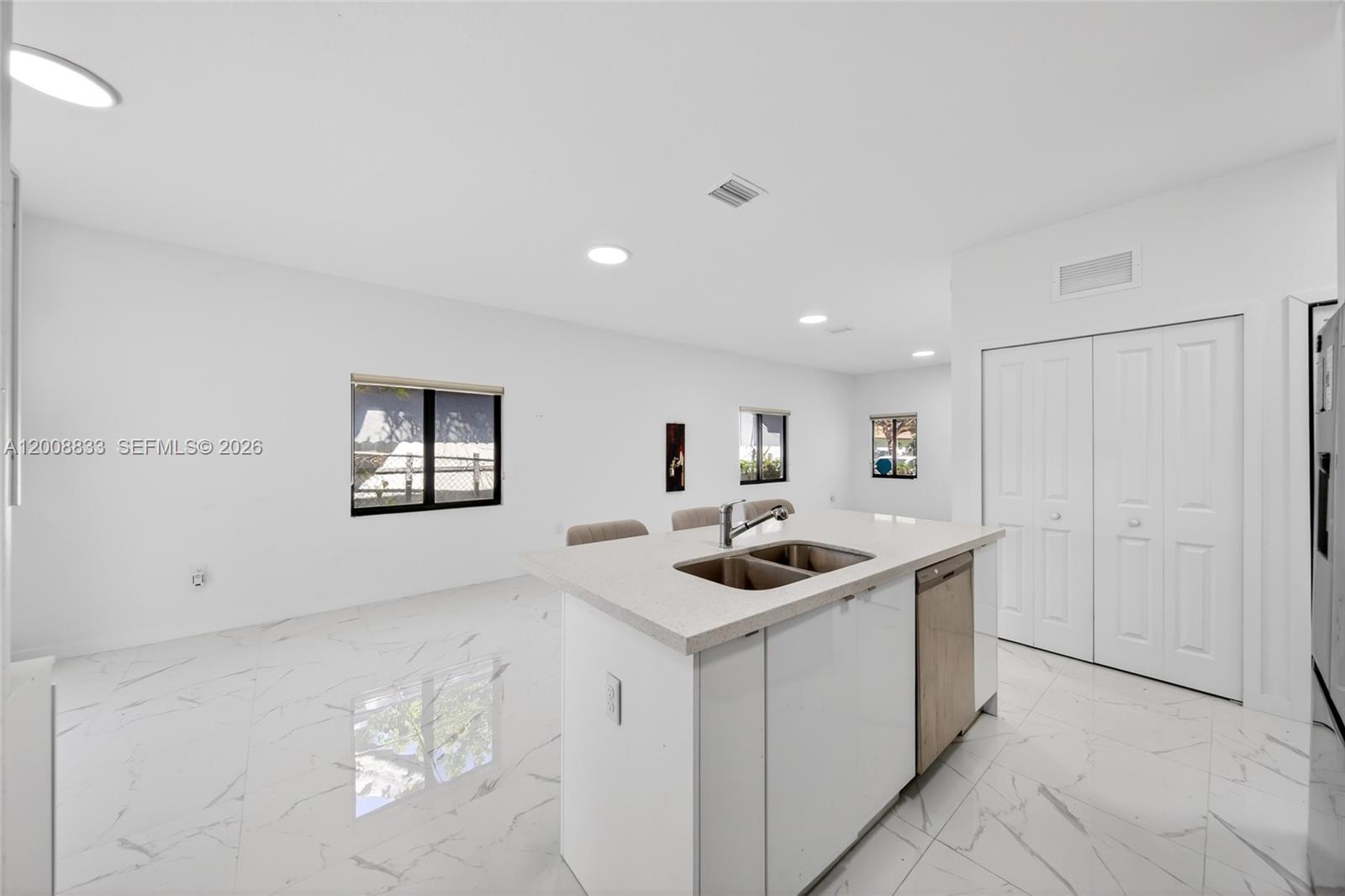 CHRISTIE LAWNS REV - Residential