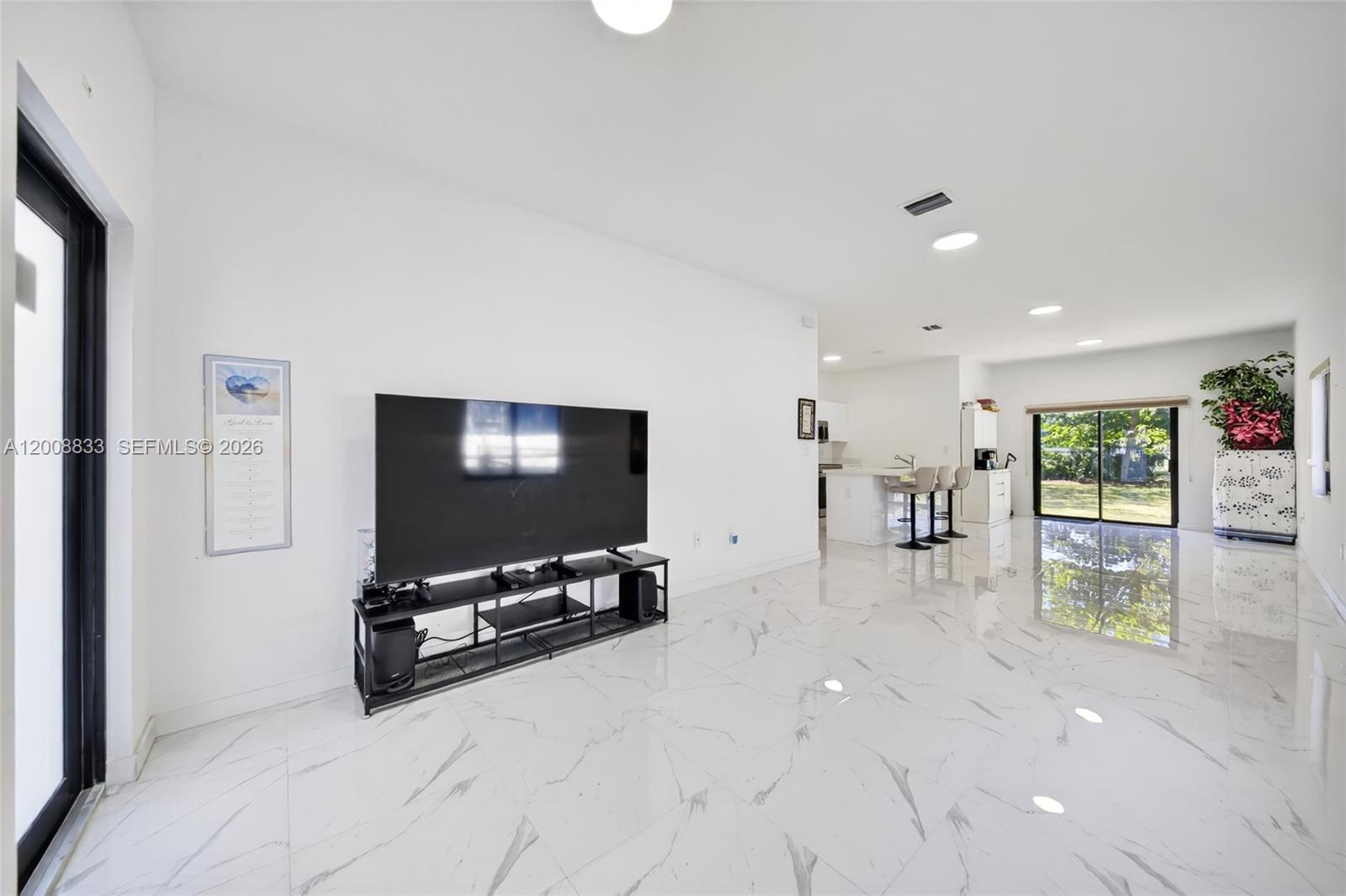 CHRISTIE LAWNS REV - Residential