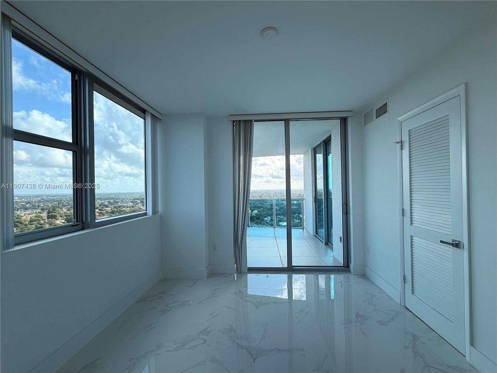 2641 N Flamingo Rd 2208N