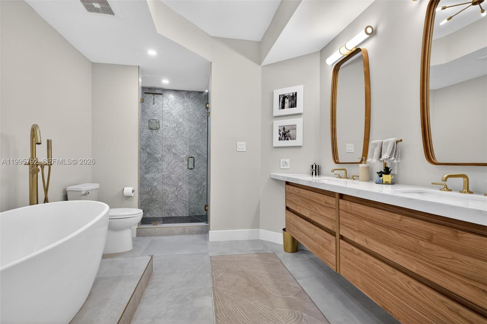 WILLIAMS ISLAND - Residential