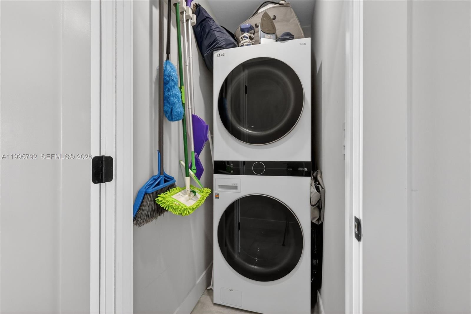 WILLIAMS ISLAND - Residential