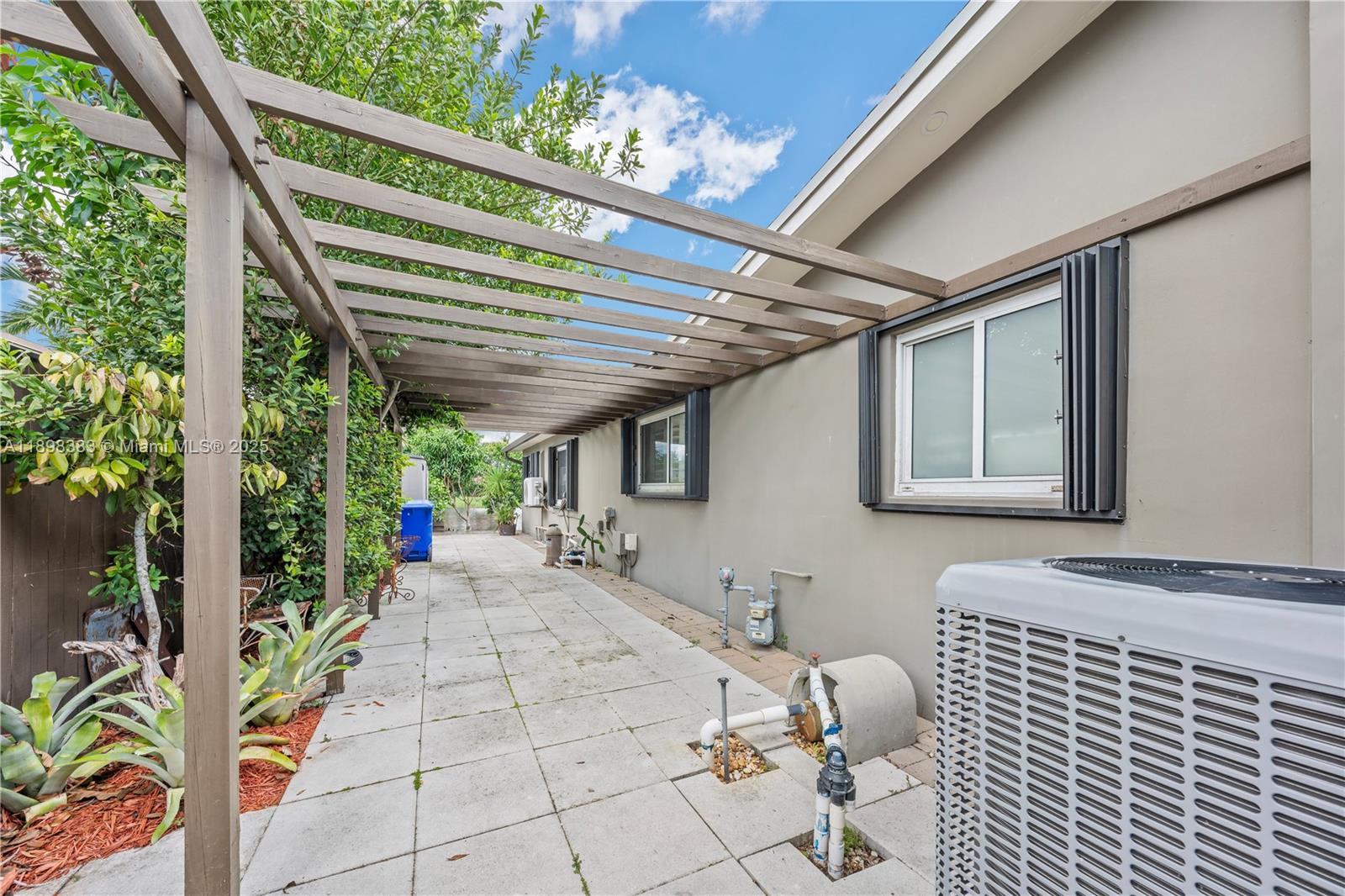 PEMBROKE LAKES SEC 2 - Residential