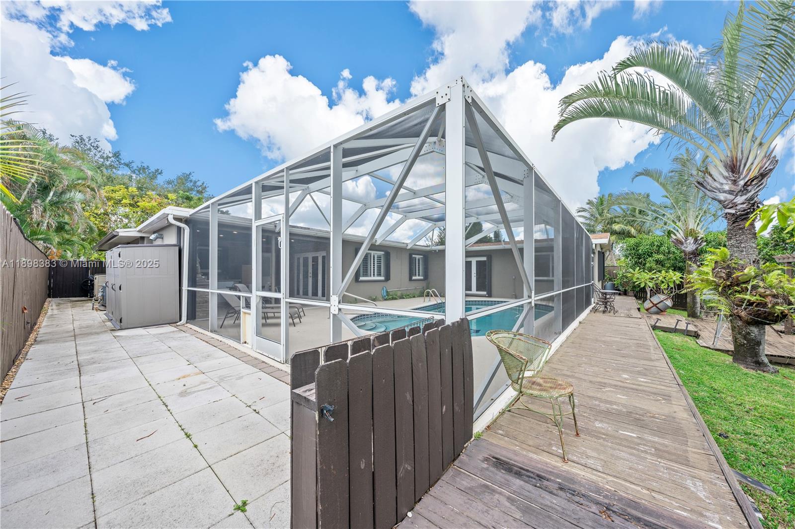 PEMBROKE LAKES SEC 2 - Residential