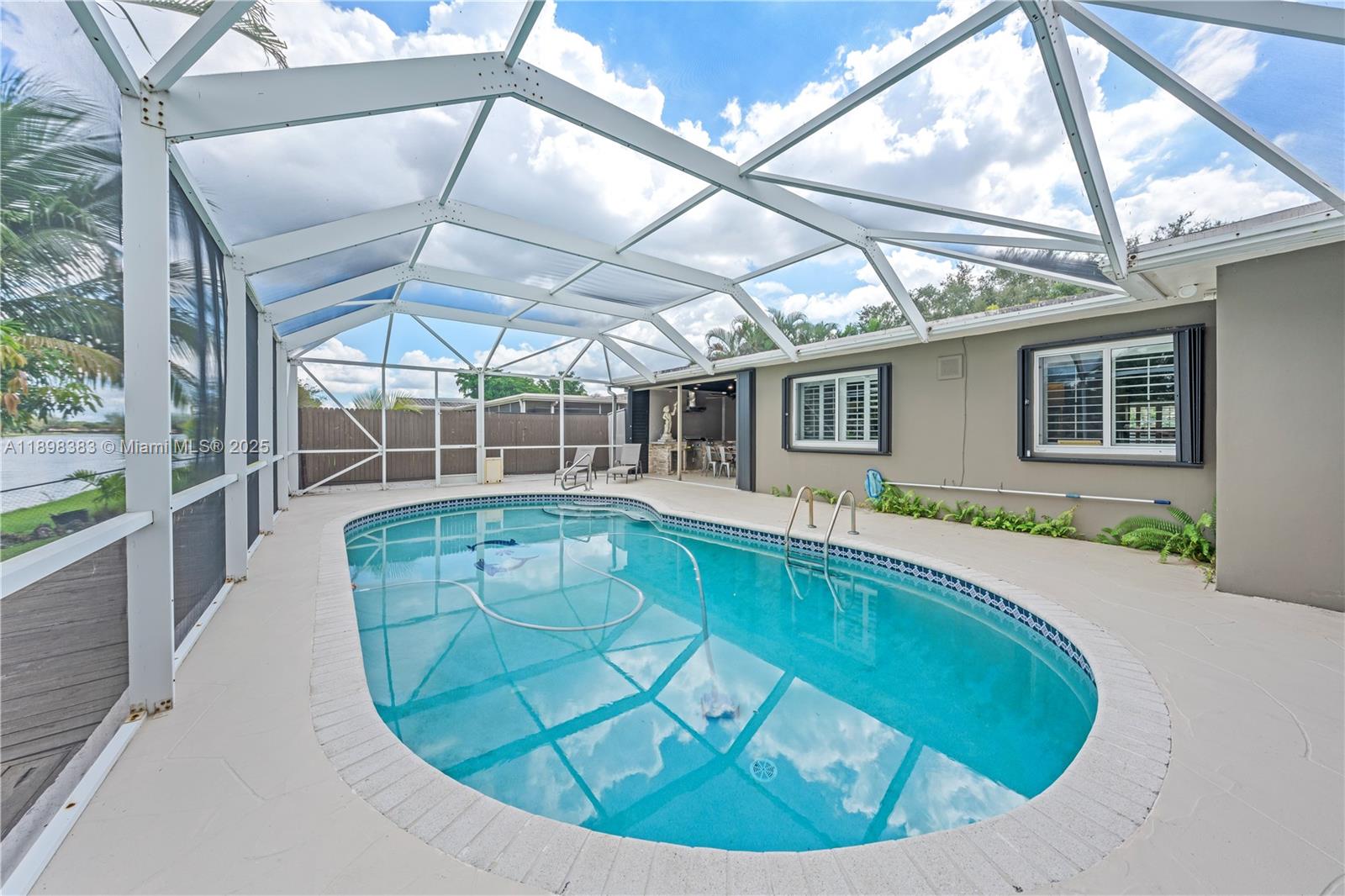 PEMBROKE LAKES SEC 2 - Residential