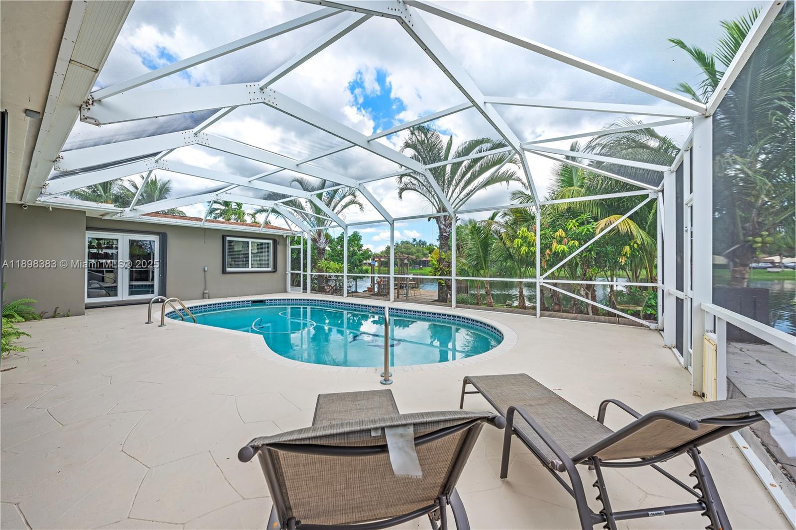 PEMBROKE LAKES SEC 2 - Residential