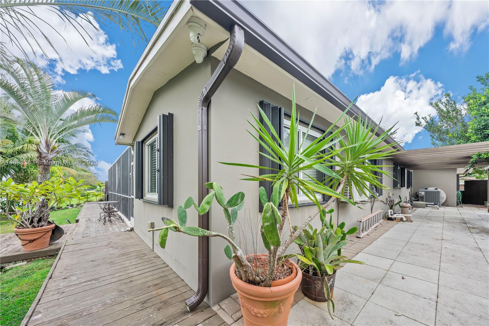 PEMBROKE LAKES SEC 2 - Residential