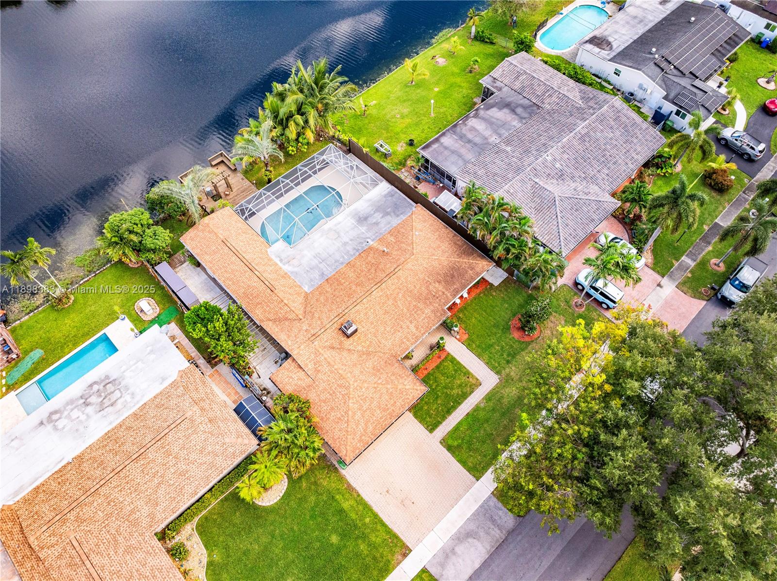 PEMBROKE LAKES SEC 2 - Residential