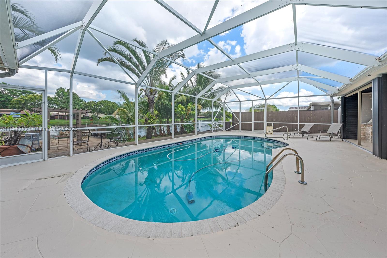 PEMBROKE LAKES SEC 2 - Residential