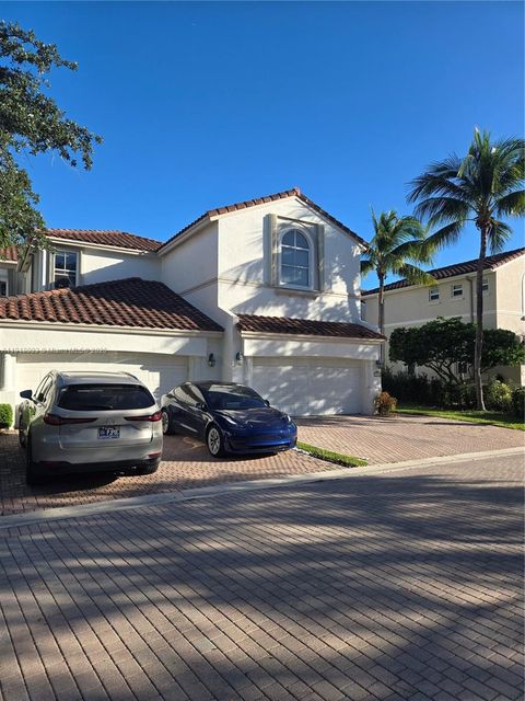 Photo of 933 N Harbor Vw N, Hollywood, FL 33019 (MLS # A11918093)