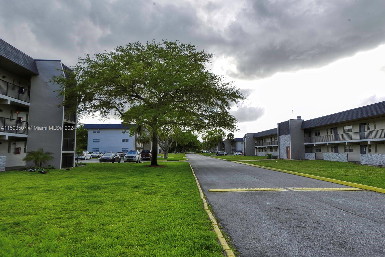 VERSAILLES GARDENS CONDO - Residential Lease