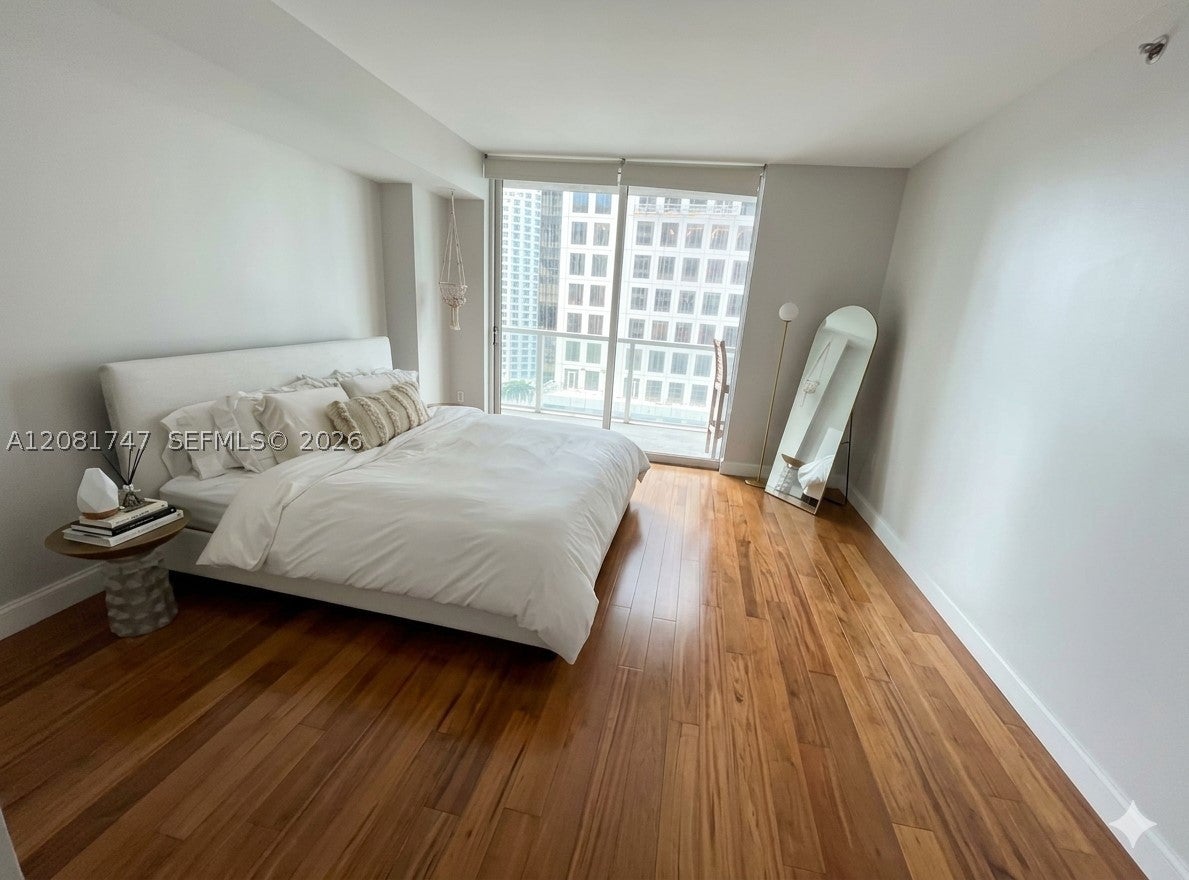 500 Brickell Ave 2504