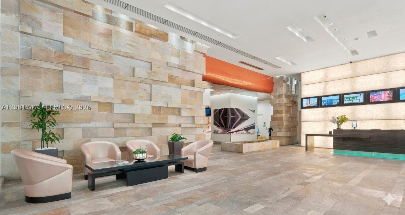 500 Brickell Ave 2504