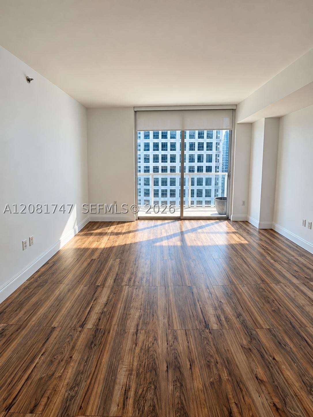 500 Brickell Ave 2504