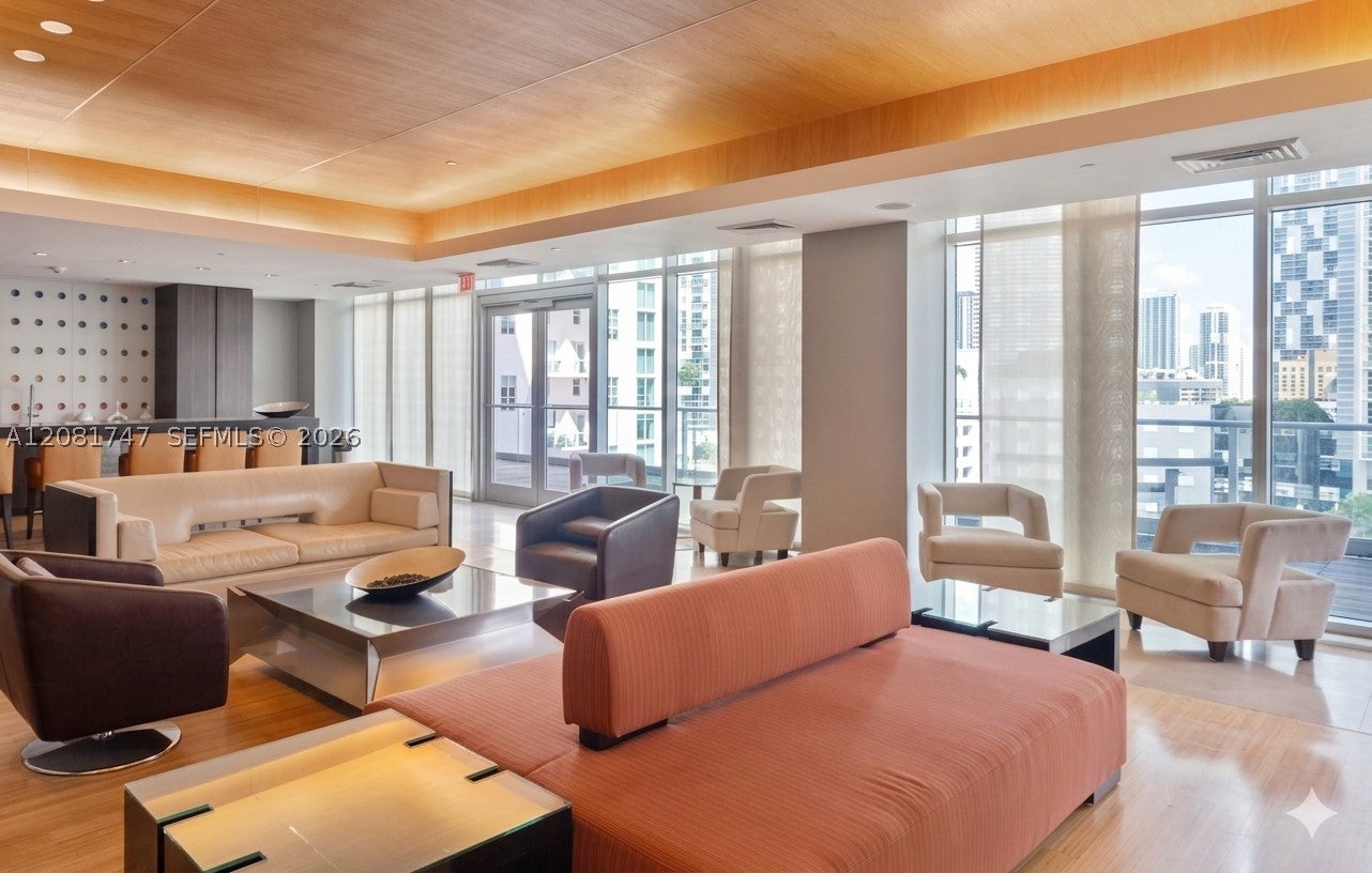 500 Brickell Ave 2504