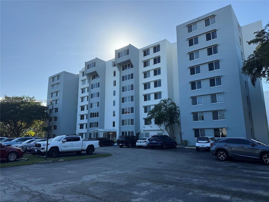 Remodeled condominium unit at 9001 SW 77th Ave, Miami, FL. New open kitchen. Spacious layout and captivating views. Located in a desirable community with access to amenities such as a pool and fitness center. Close to Dadeland Mall shopping, dining, and entertainment options. This property provides both convenience and comfort.