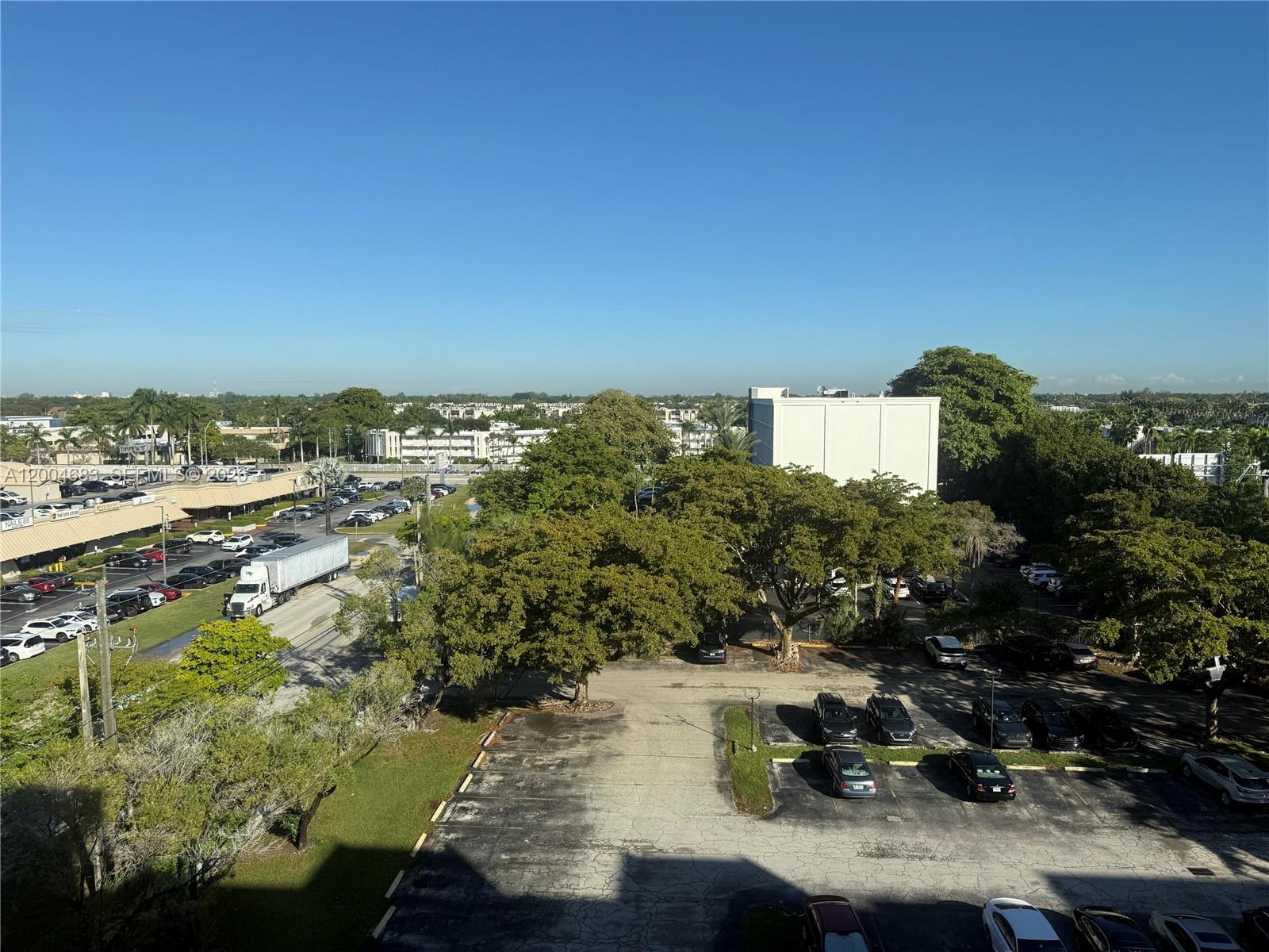 DADELAND PLACE CONDO - Residential