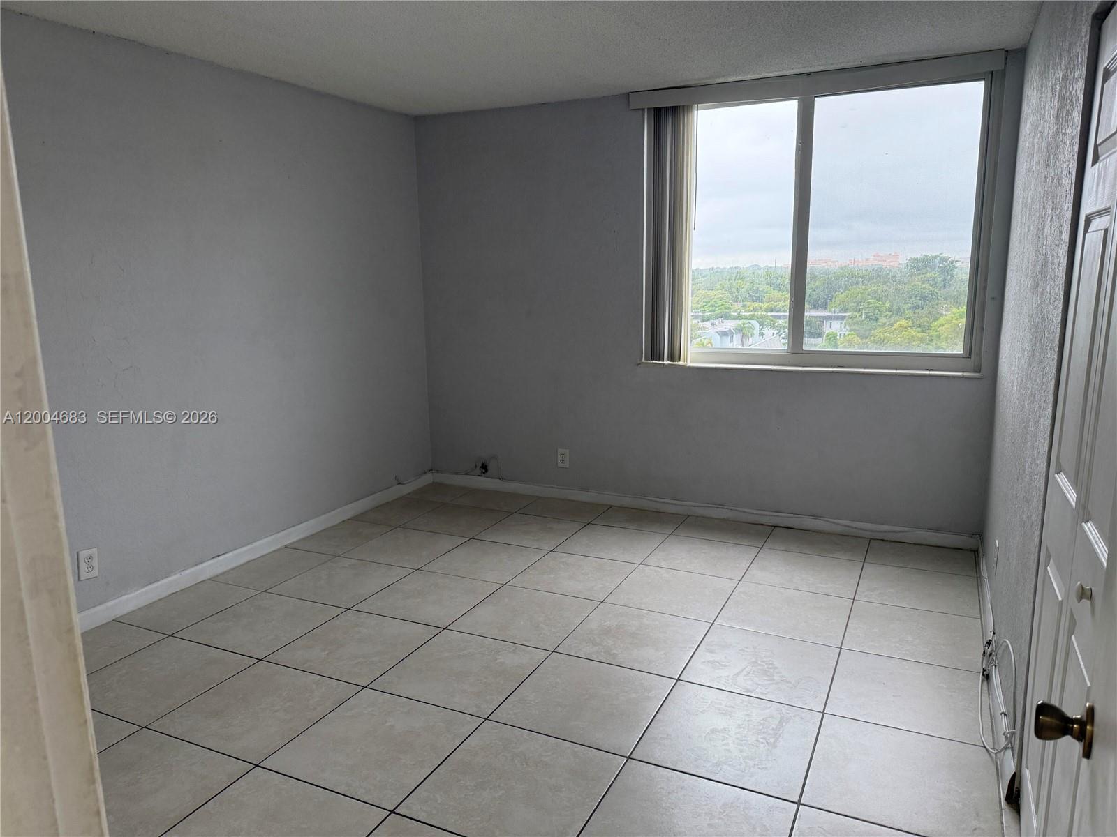 DADELAND PLACE CONDO - Residential