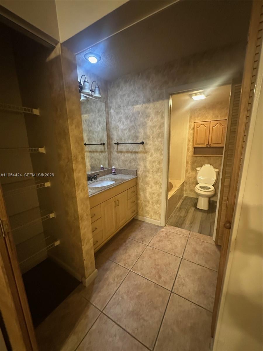 ROYAL FOREST TOWNHOUSES - Residential