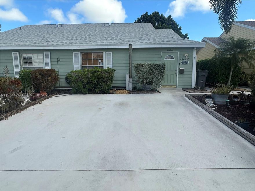 Townhouse is located in the Charming Community of Royal Forest, offering 2 bedrooms, 2 bathrooms, plus a den for use as office, guest space, or additional living area. This property features a brand-new roof and new A/C unit providing peace of mind for years to come. The interior may need TLC, giving buyers/investors the opportunity to customize to their own liking. Located in a dog-friendly community, the HOA offers a community pool and well-maintained common areas for daily walks!!