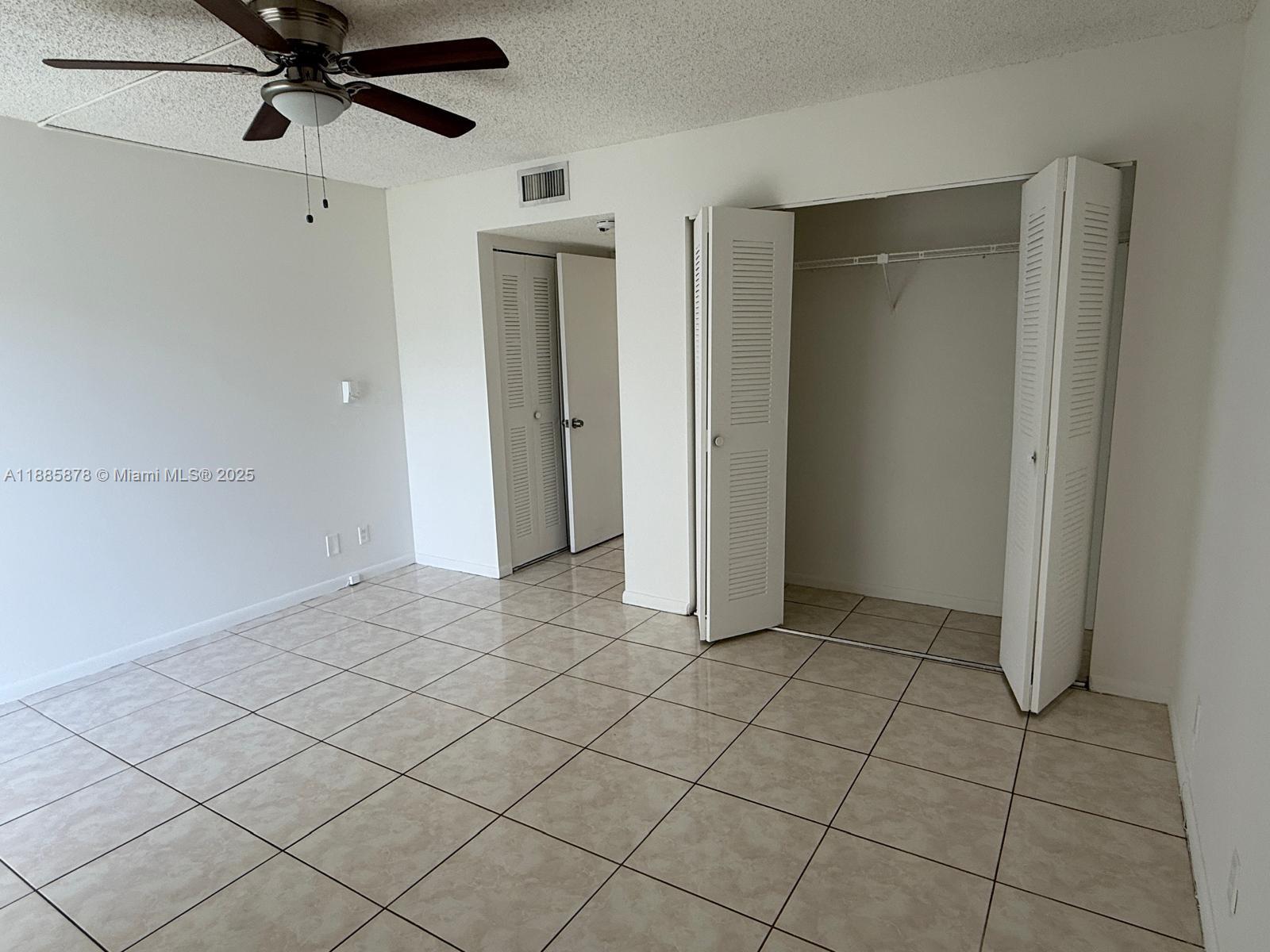 LAKESHORE AT UNIVERSITY P - Residential Lease