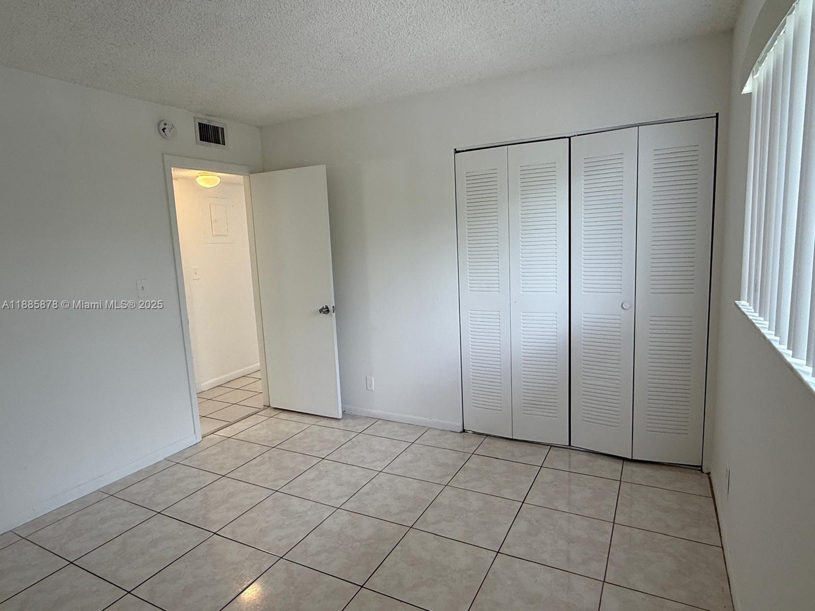 LAKESHORE AT UNIVERSITY P - Residential Lease