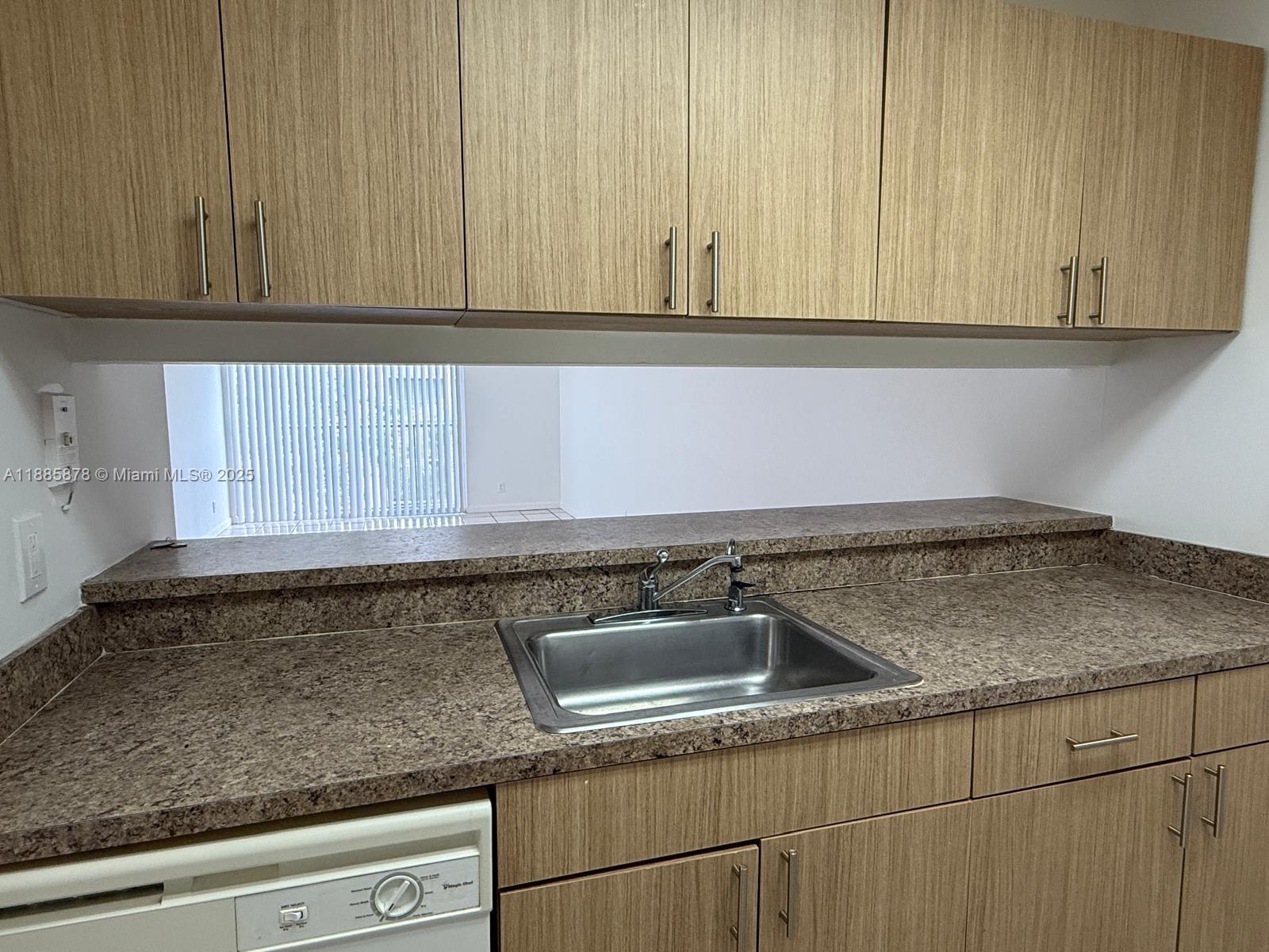 LAKESHORE AT UNIVERSITY P - Residential Lease