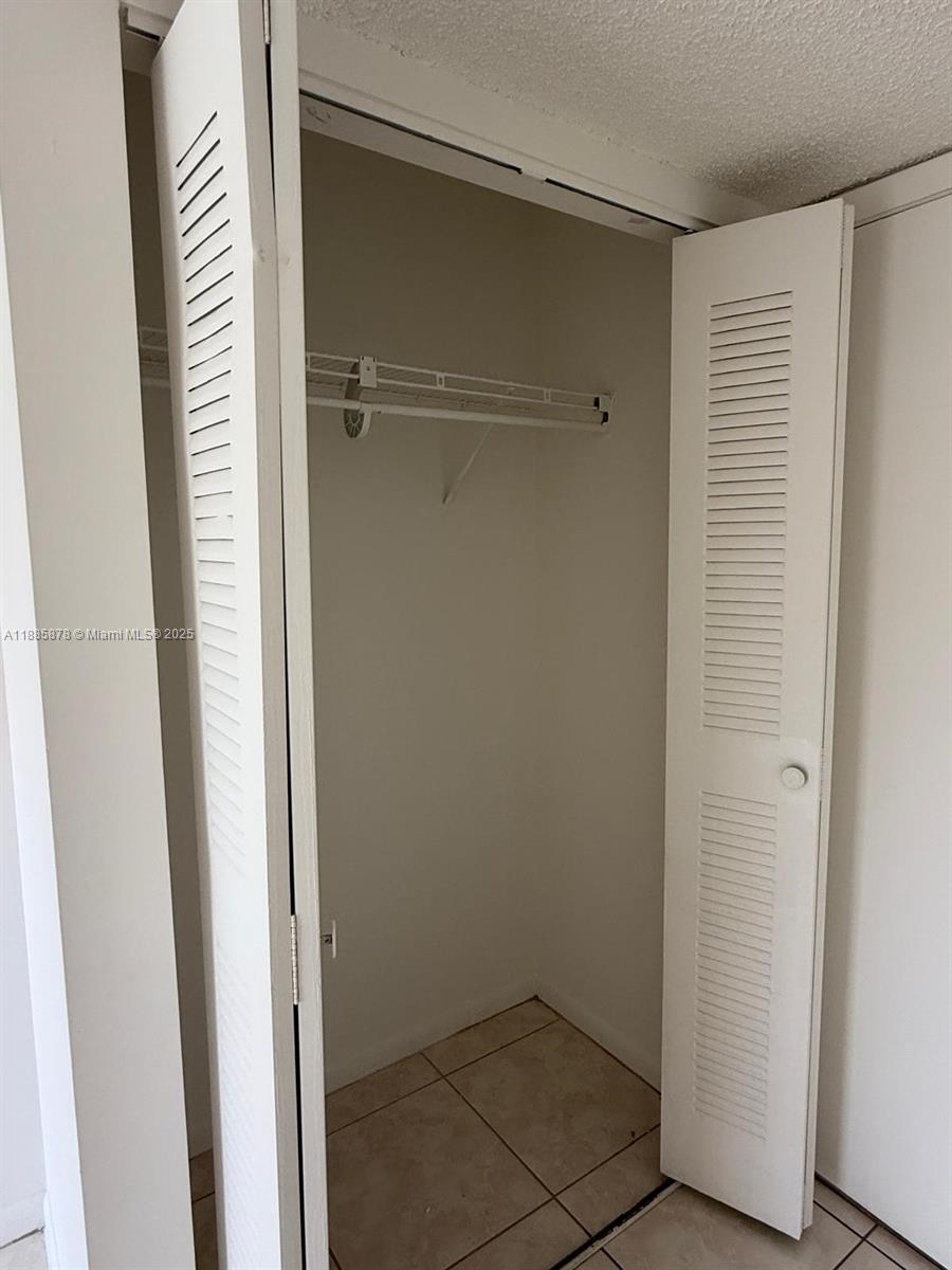 LAKESHORE AT UNIVERSITY P - Residential Lease