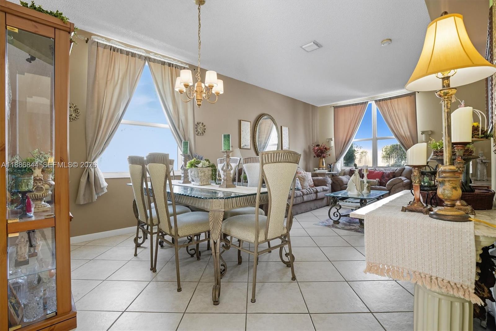 TOWNGATE - Residential