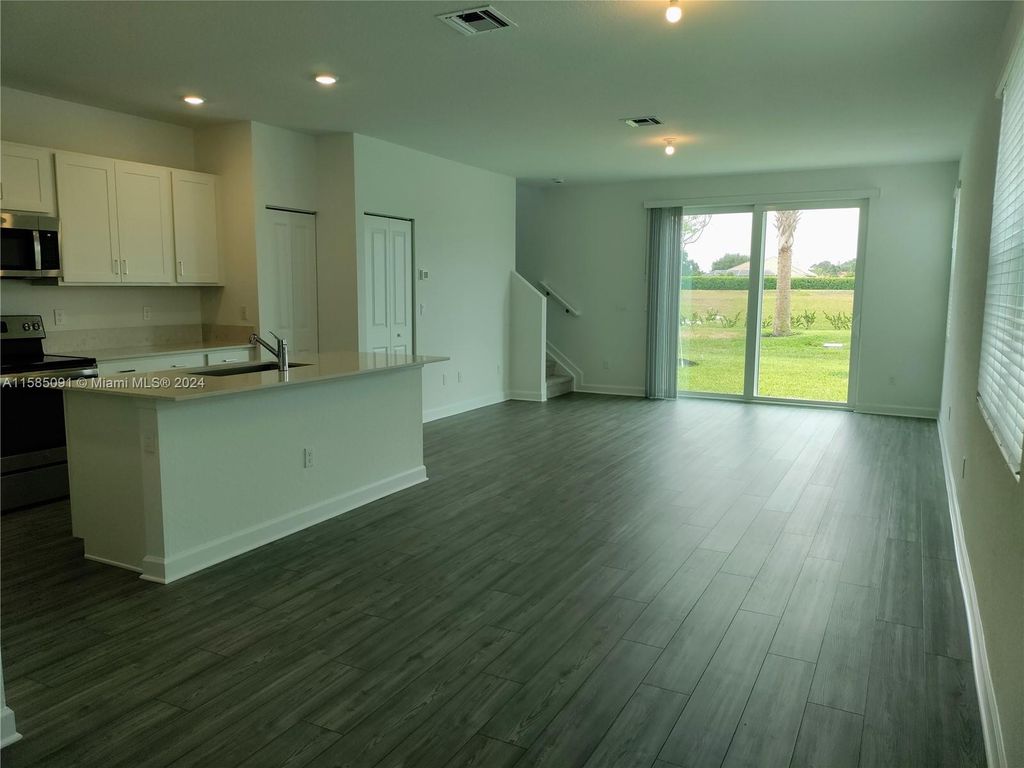 Photo of 662 SE Lake Falls St, Port Saint Lucie, FL 34984 (MLS # A11585091)