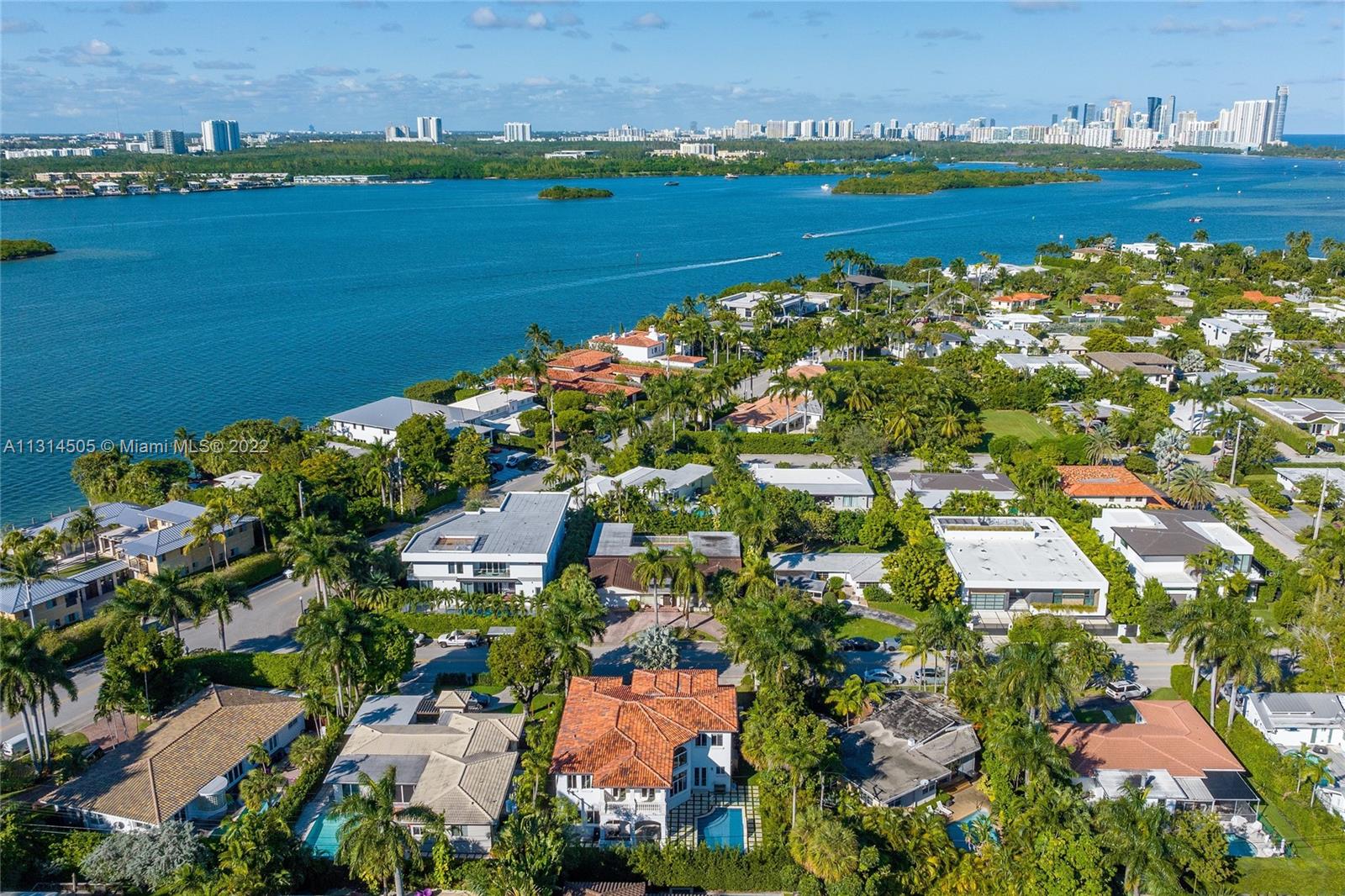 BAY HARBOR ISLAND - Residential