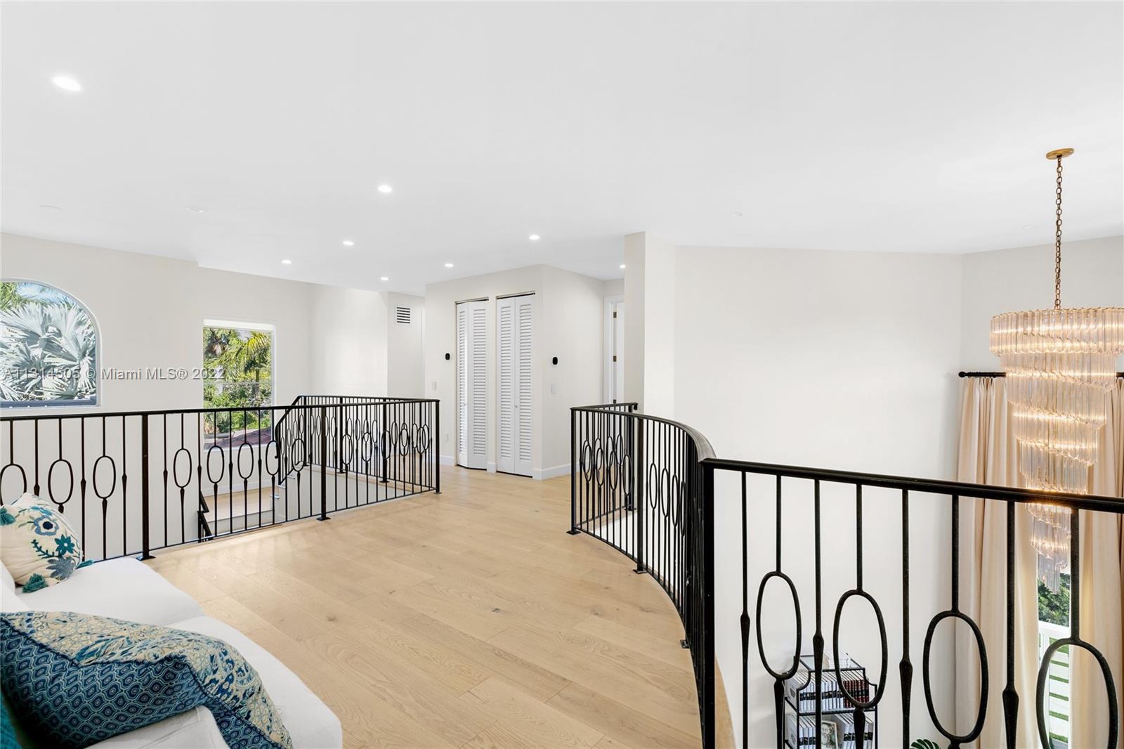 BAY HARBOR ISLAND - Residential