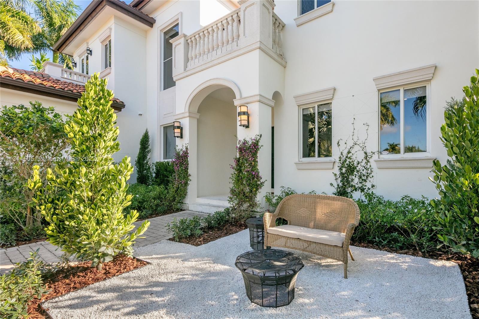 BAY HARBOR ISLAND - Residential