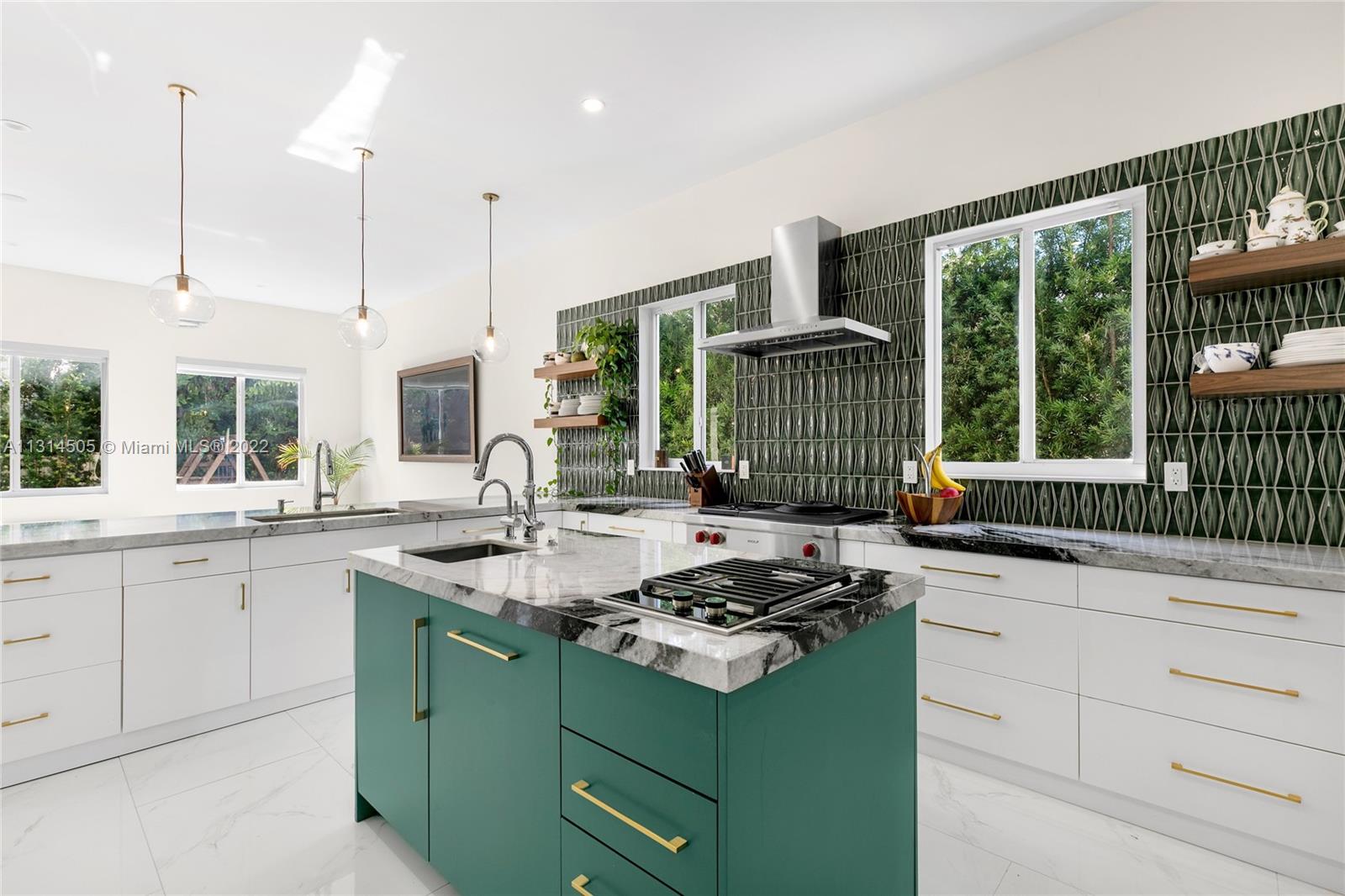 BAY HARBOR ISLAND - Residential